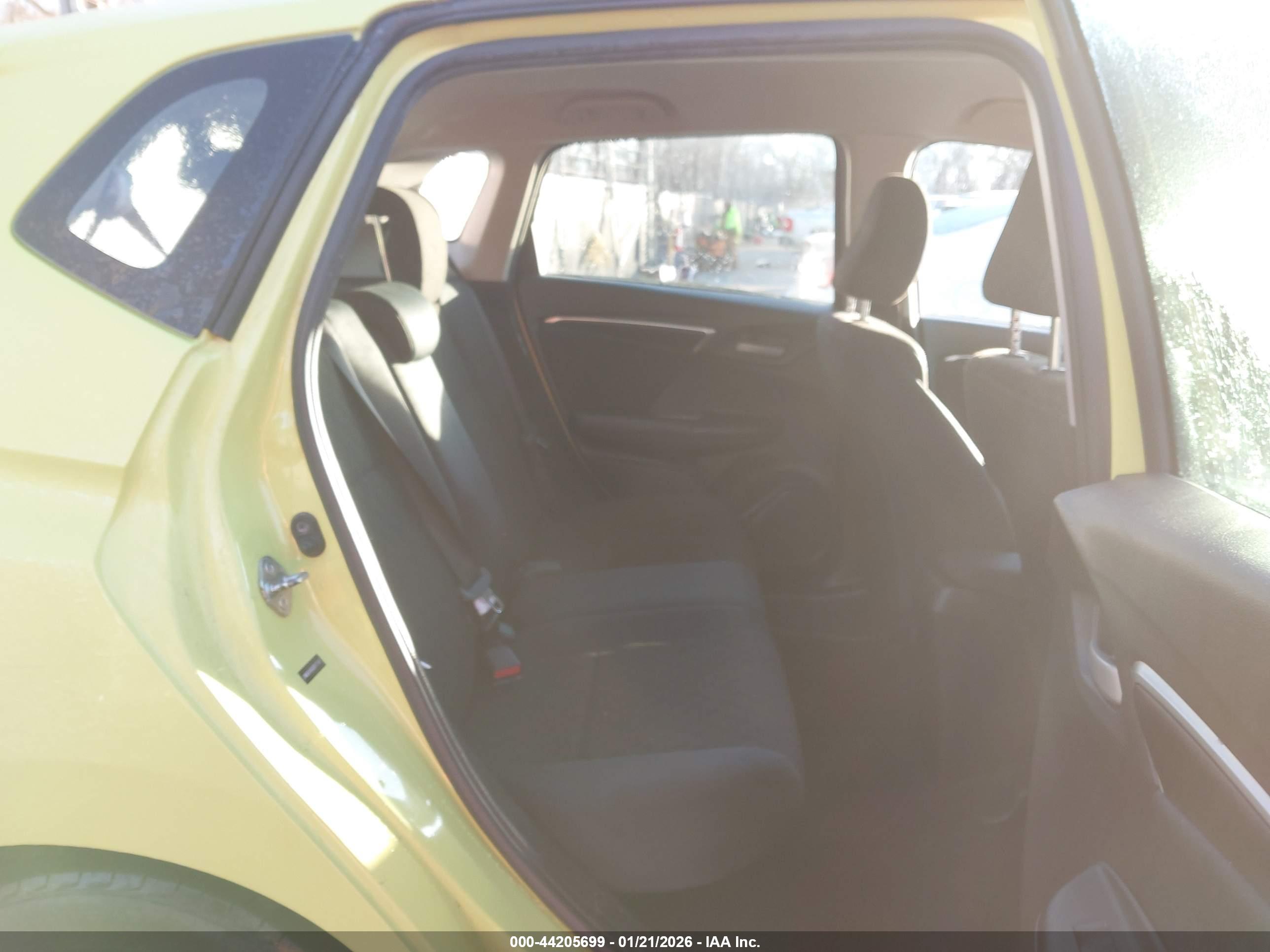 HONDA FIT image 8