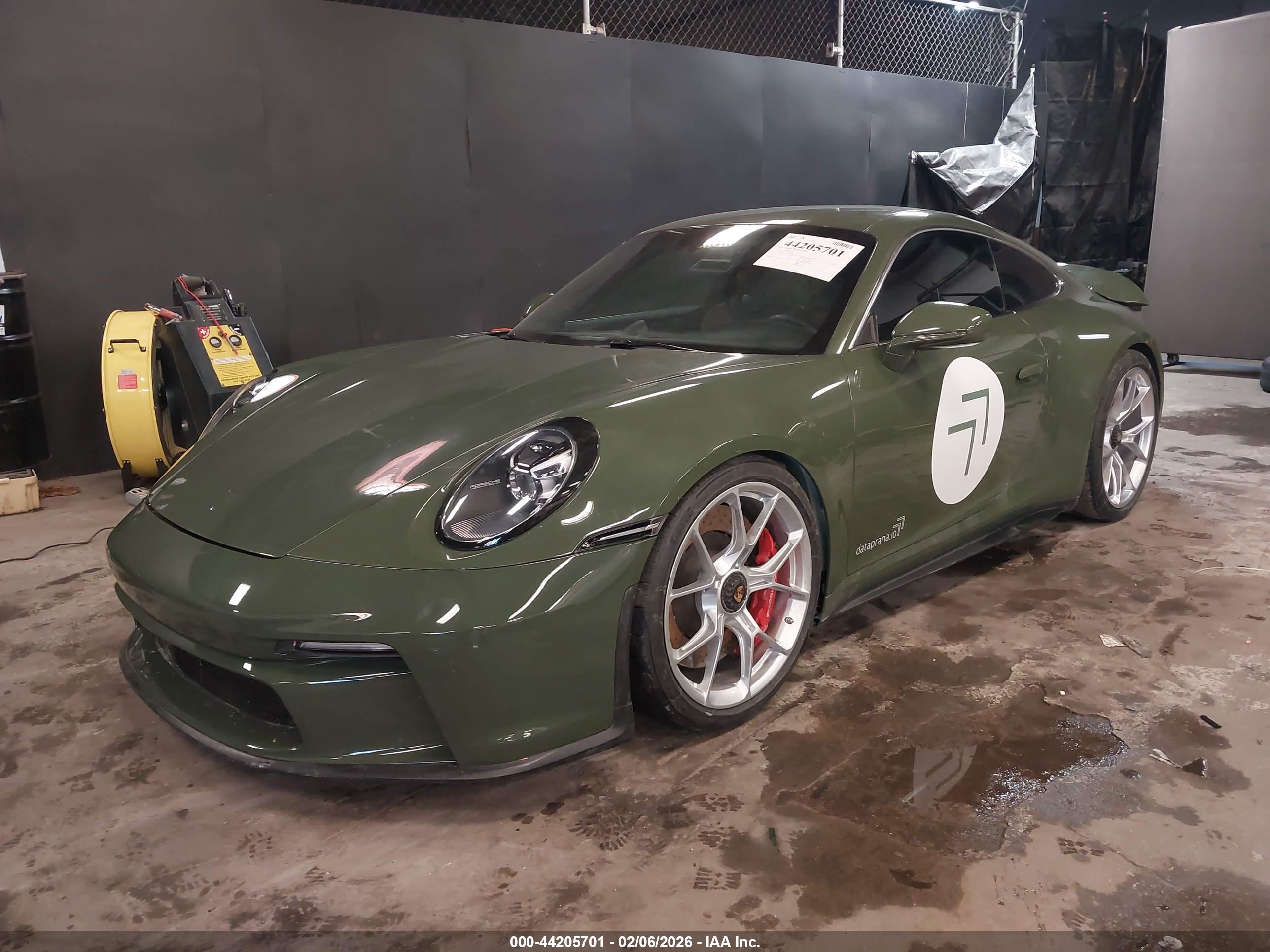 PORSCHE 911 image 2