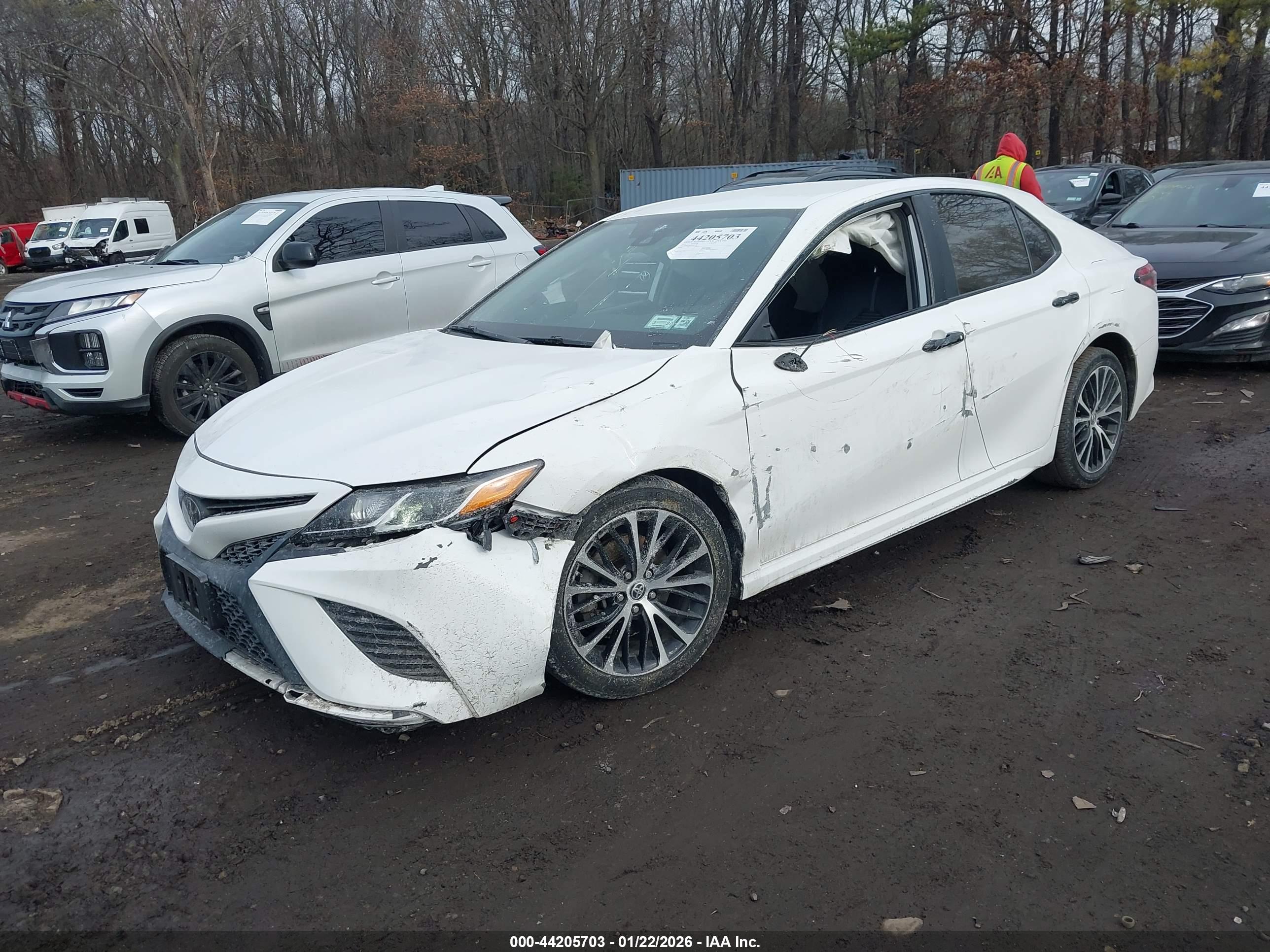 TOYOTA CAMRY image 2