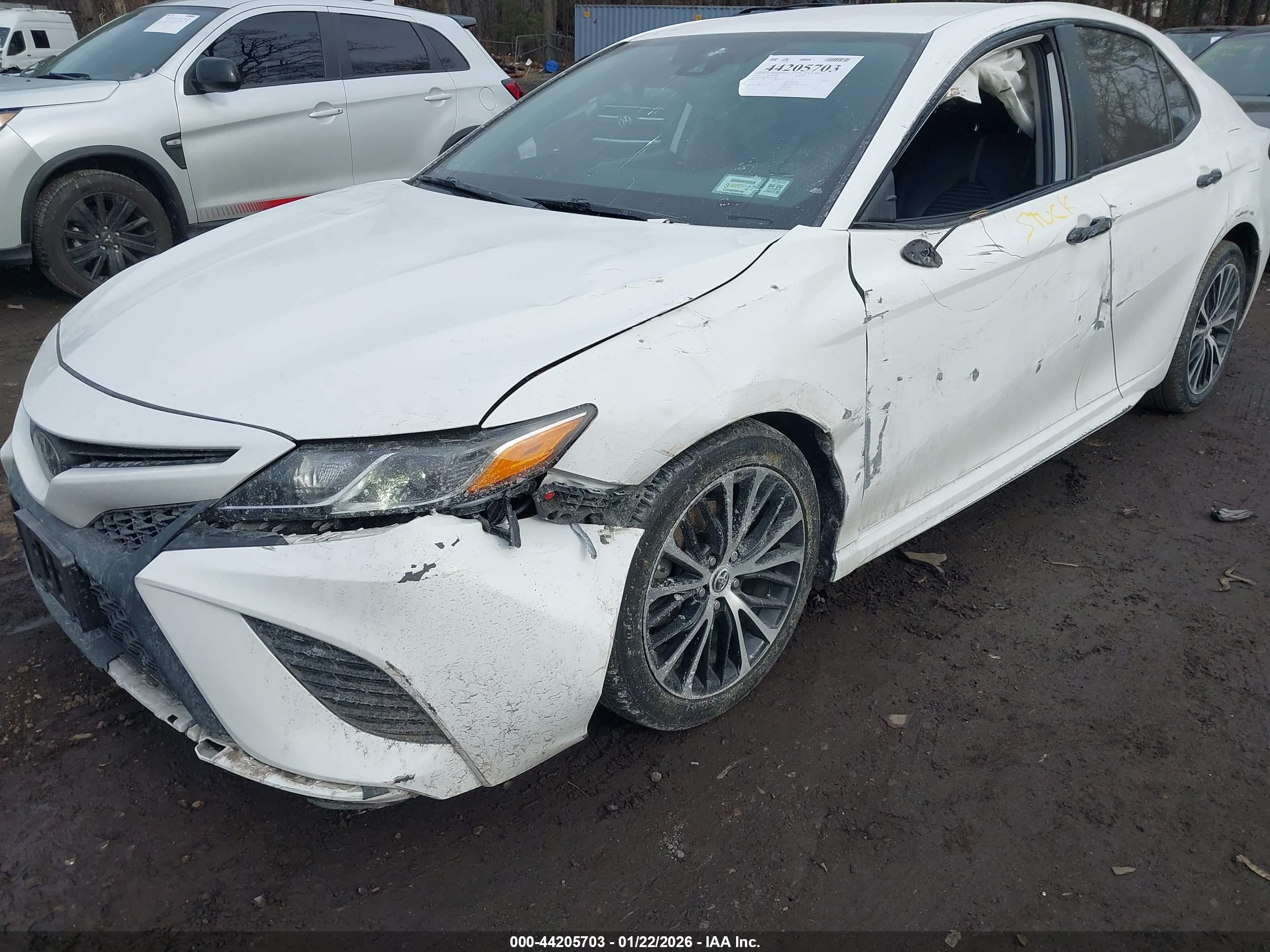 TOYOTA CAMRY image 6