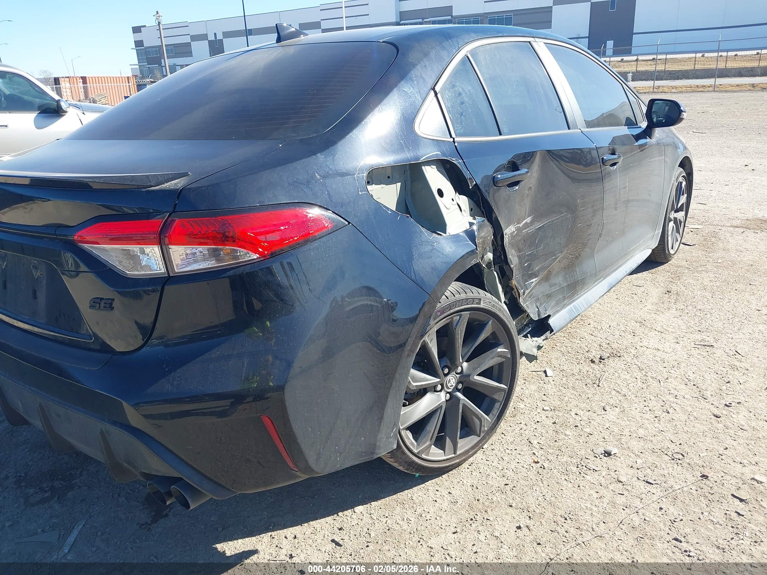 TOYOTA COROLLA image 6