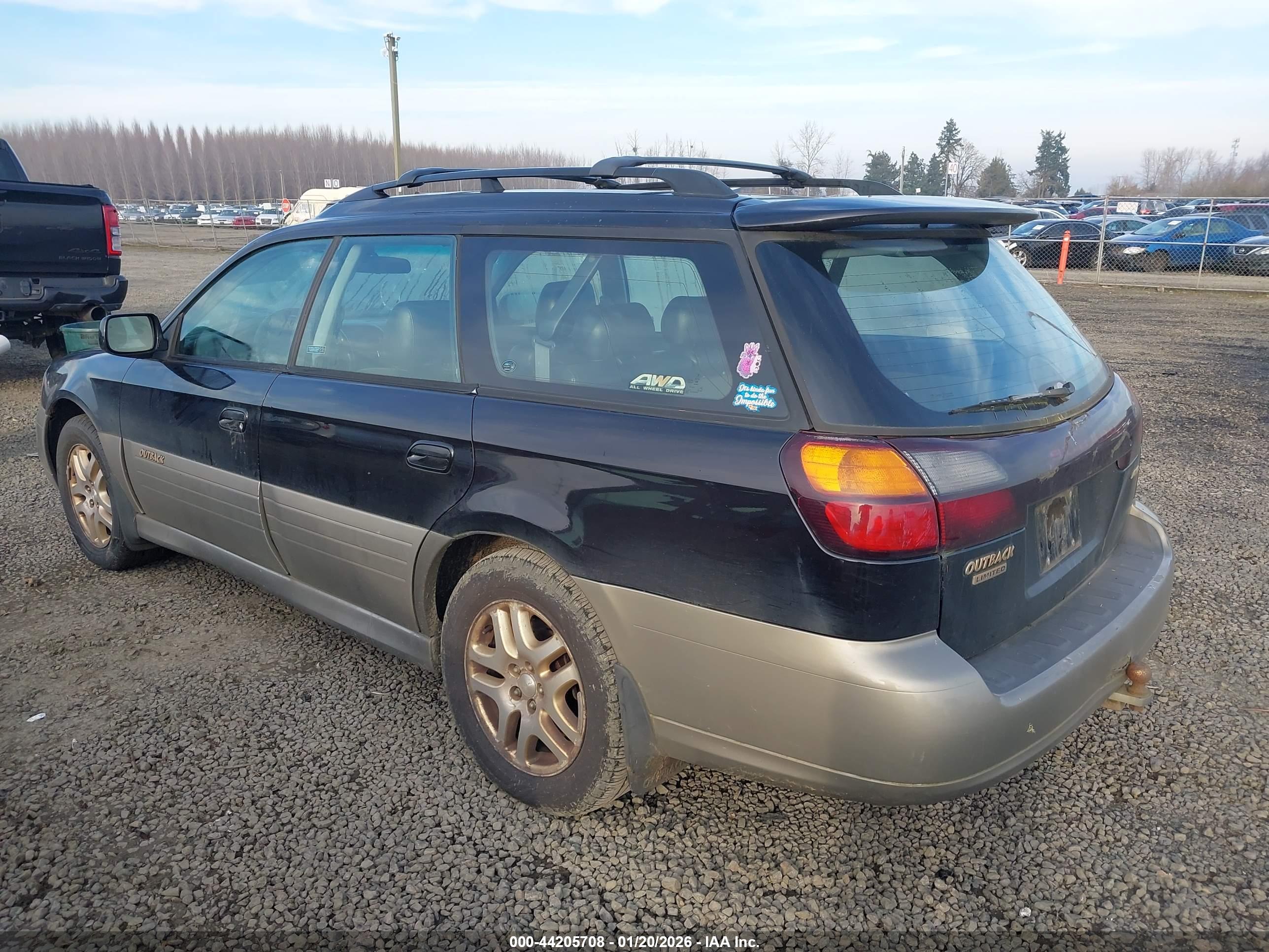 SUBARU OUTBACK image 3