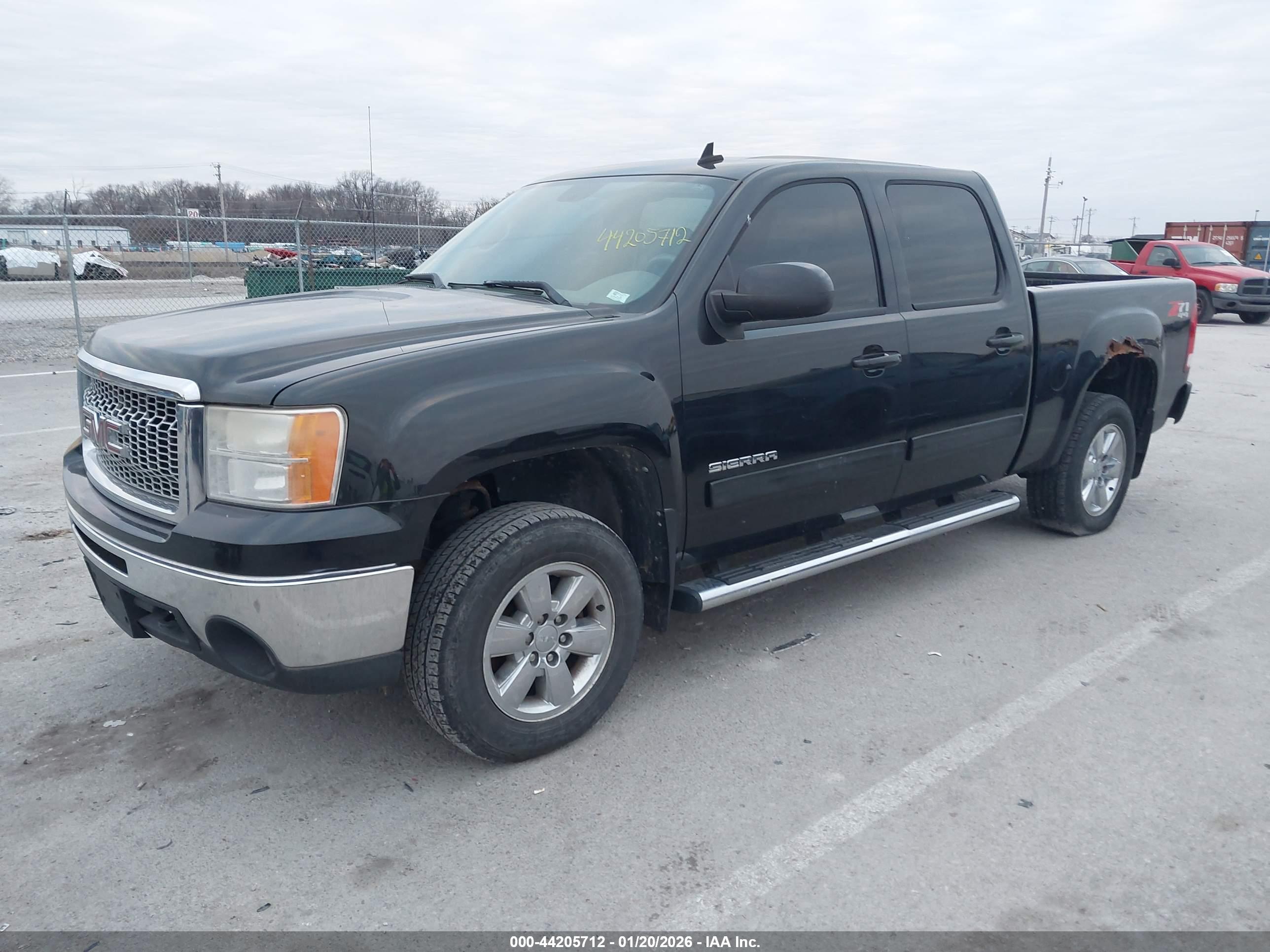 GMC SIERRA image 2