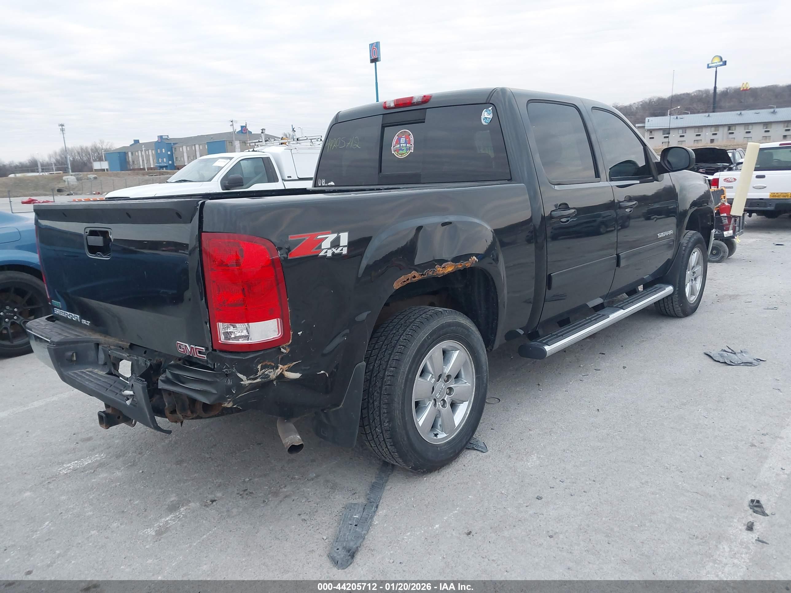 GMC SIERRA image 4