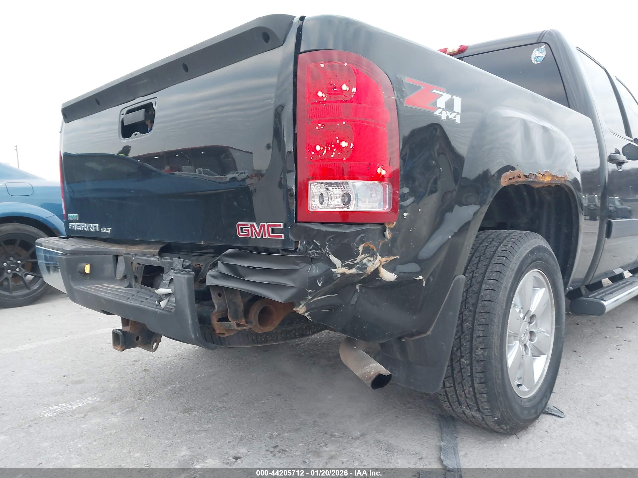 GMC SIERRA image 6