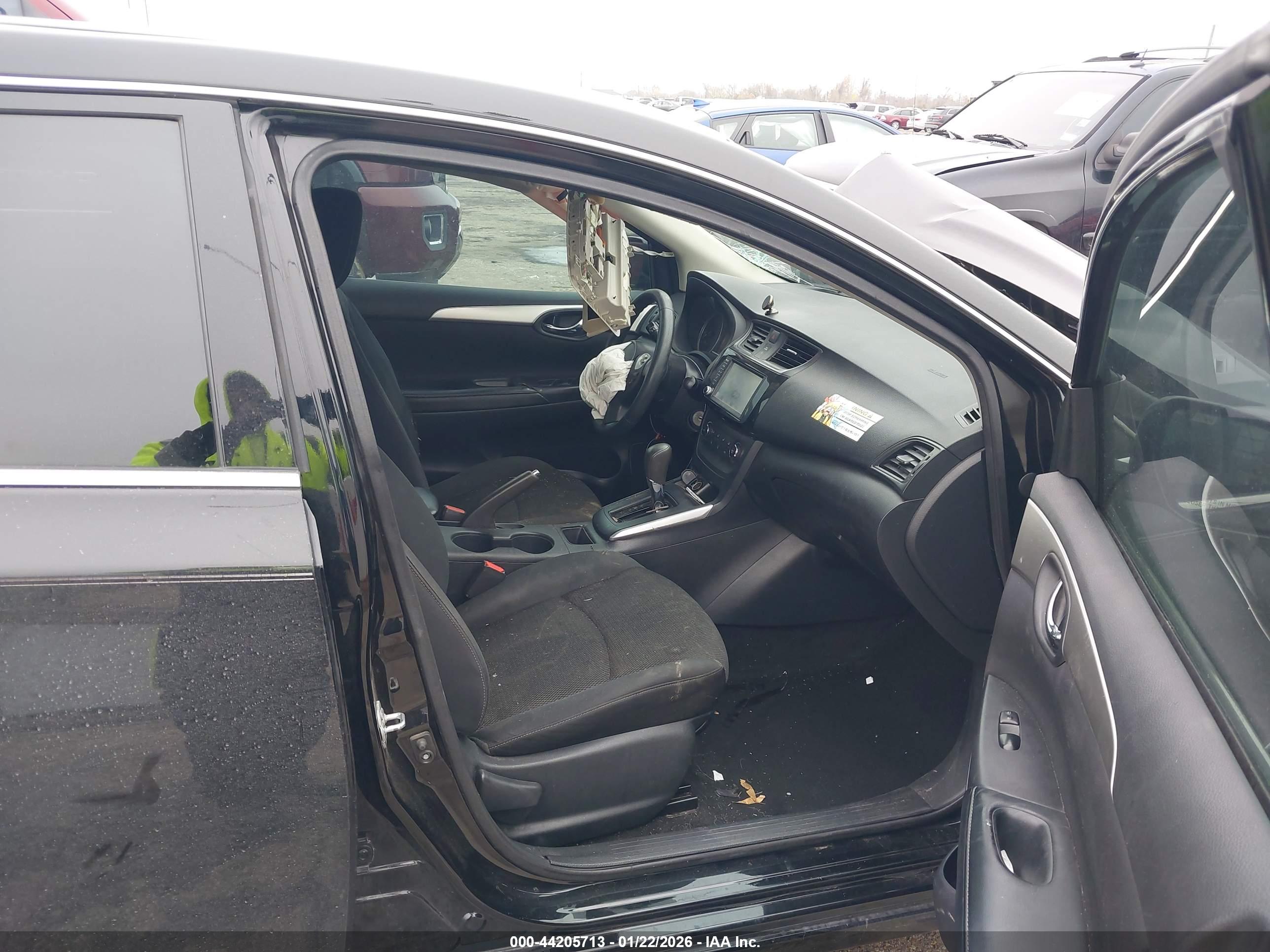 NISSAN SENTRA image 5