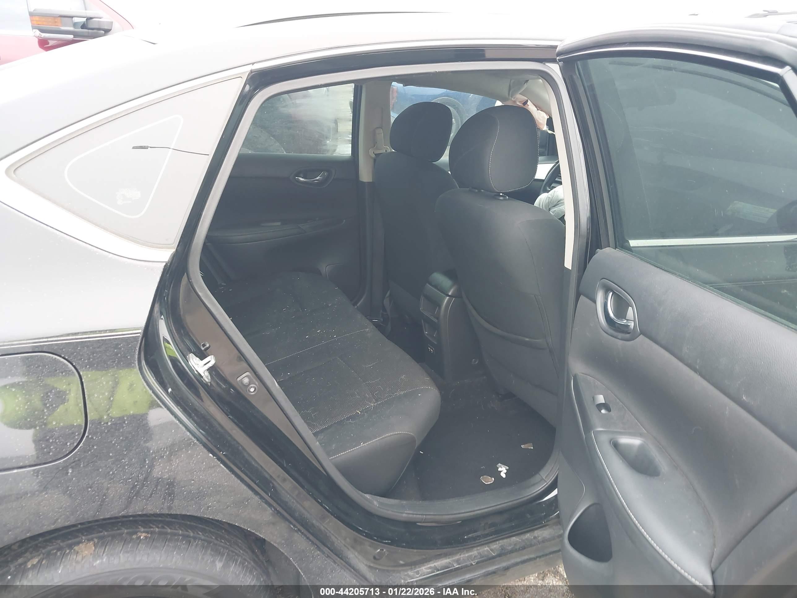 NISSAN SENTRA image 8