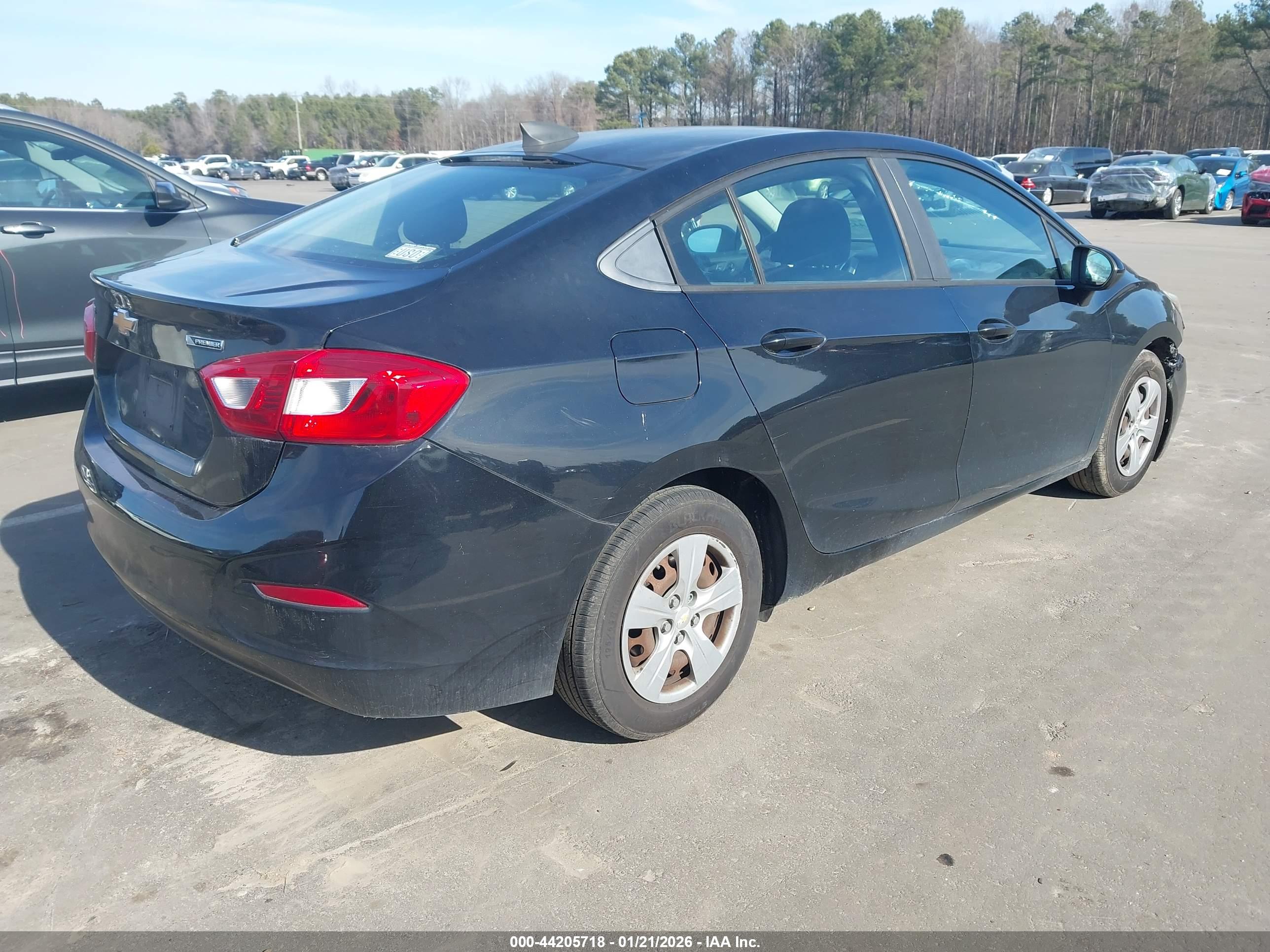 CHEVROLET CRUZE image 4