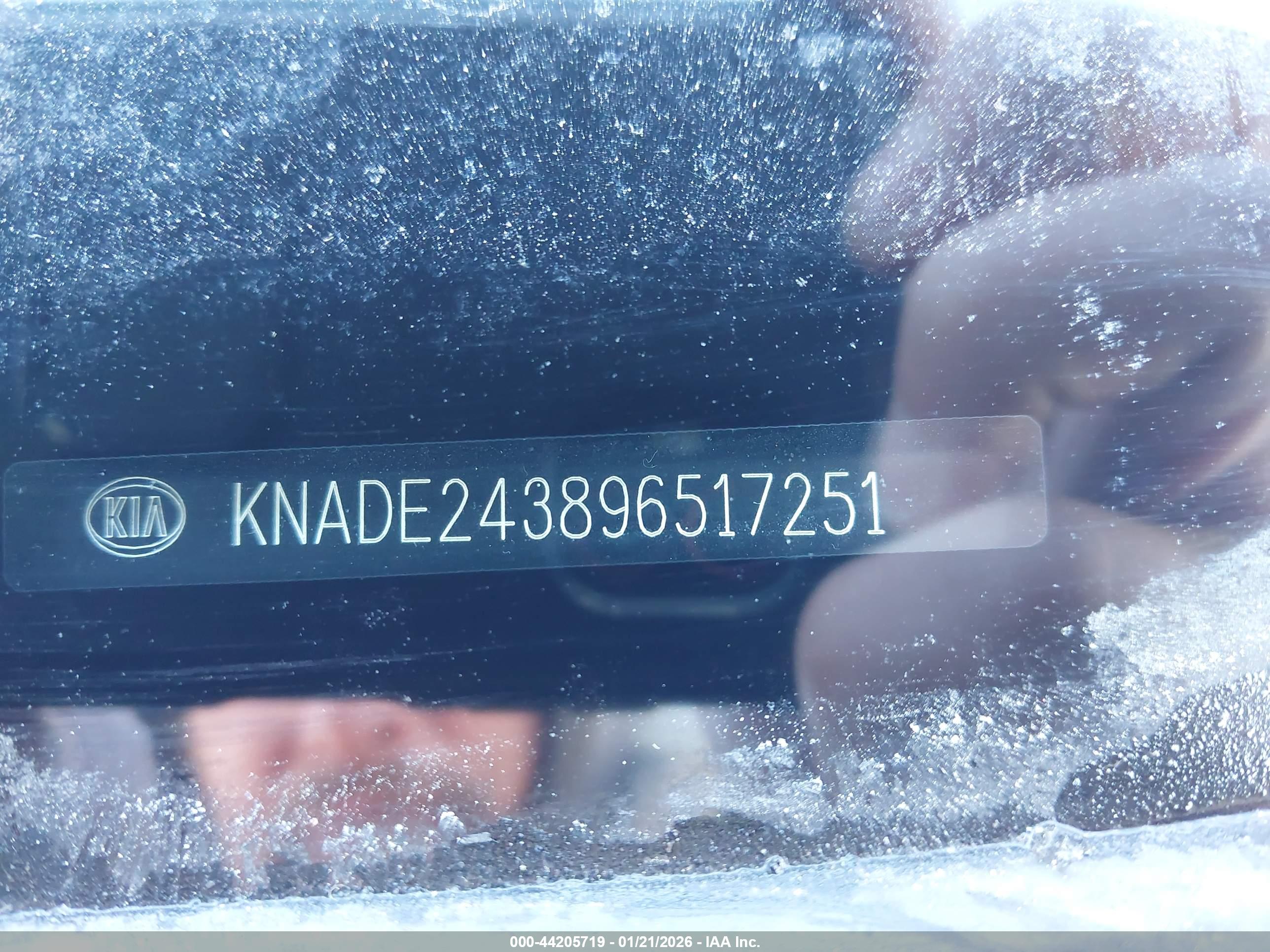 KIA RIO5 image 9