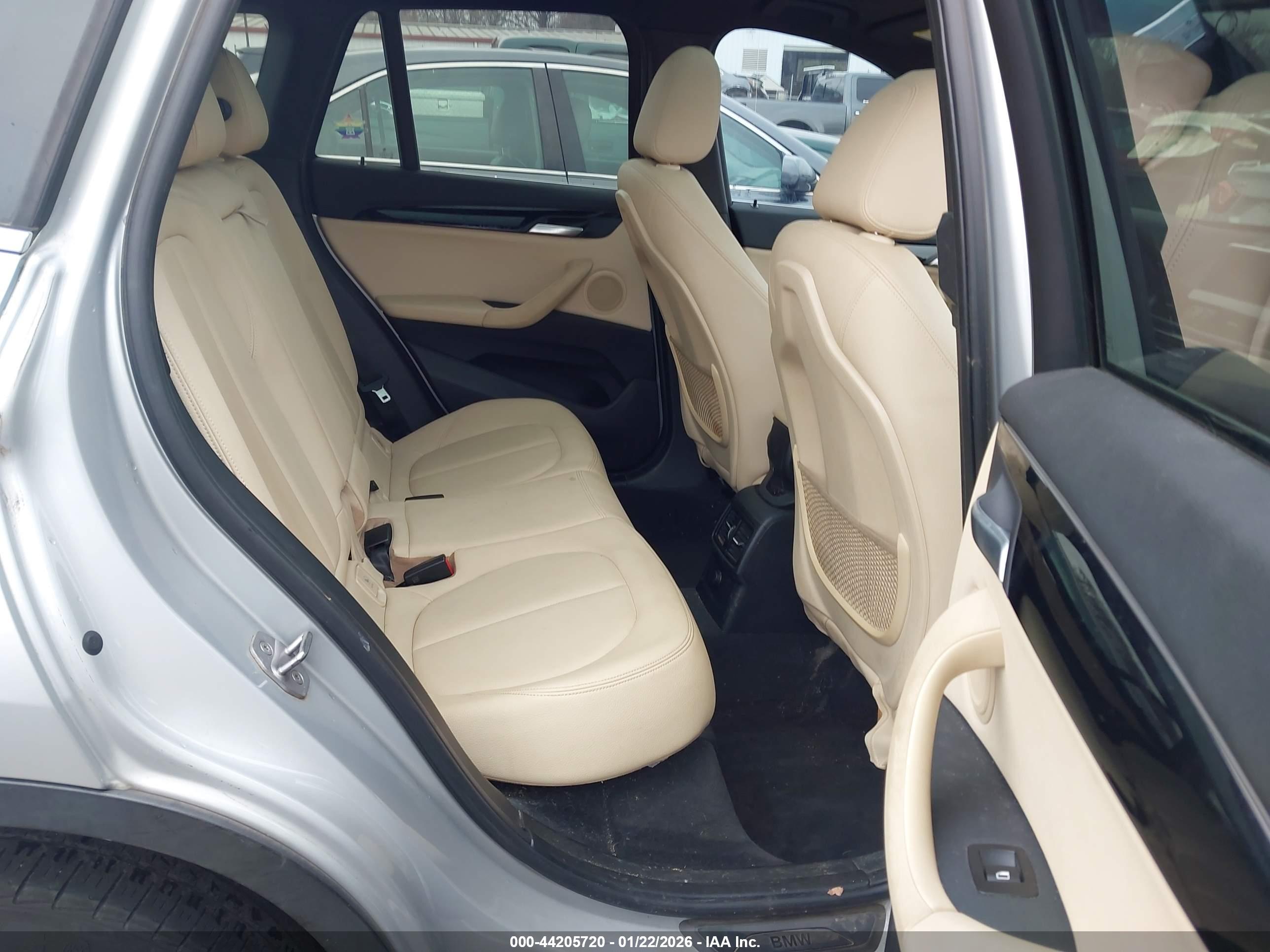 BMW X1 image 8