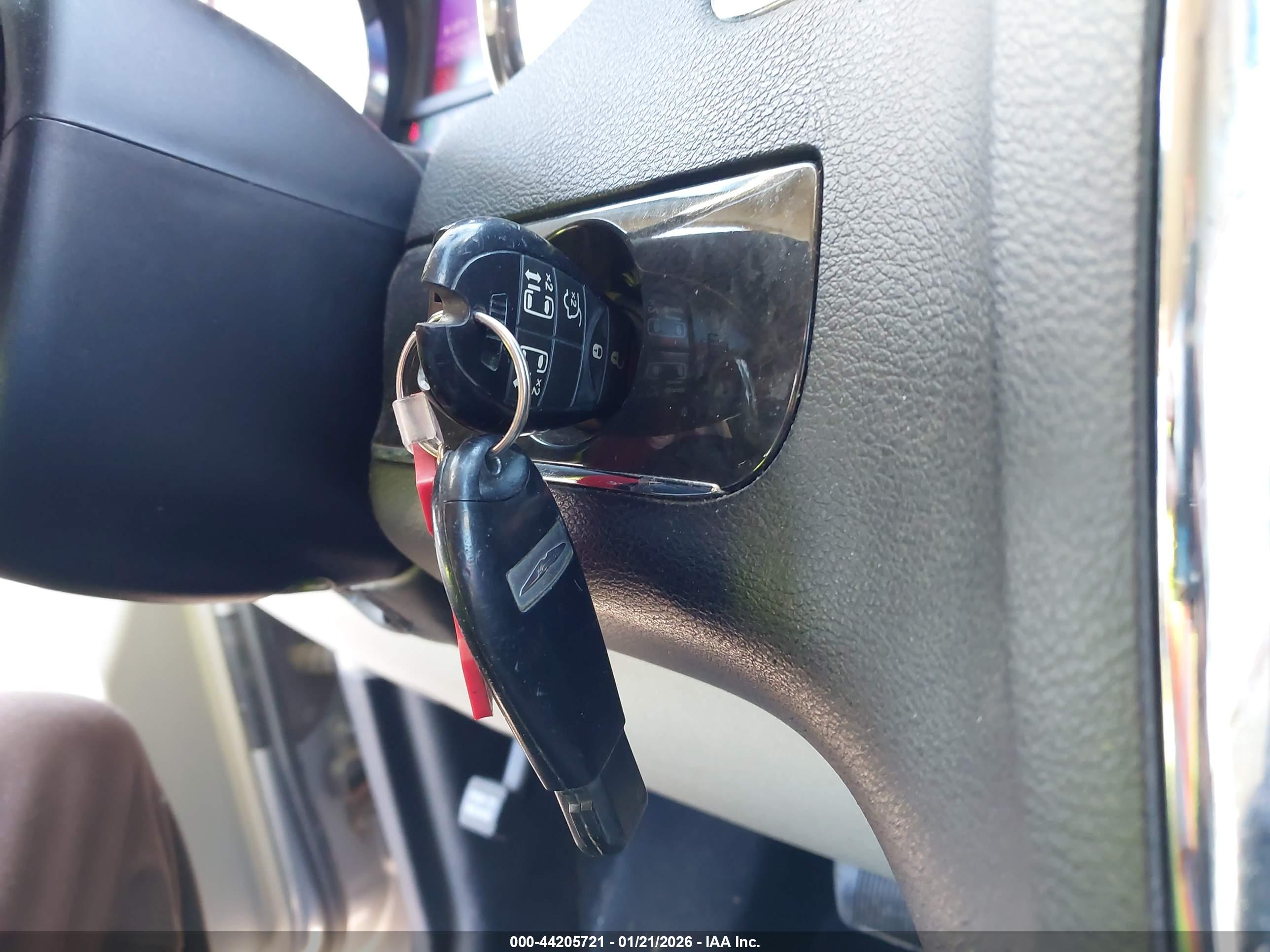 CHRYSLER TOWN image 11