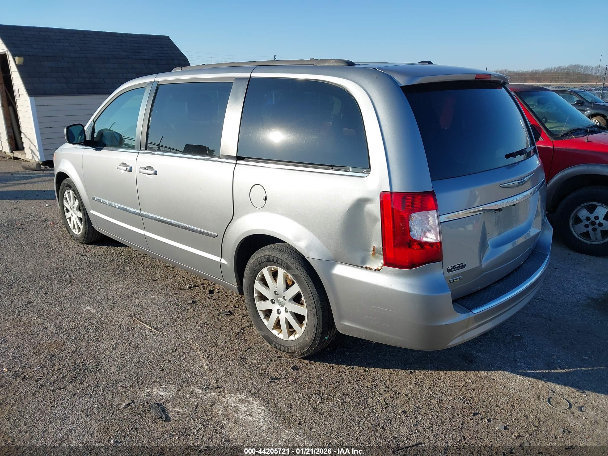 CHRYSLER TOWN image 3
