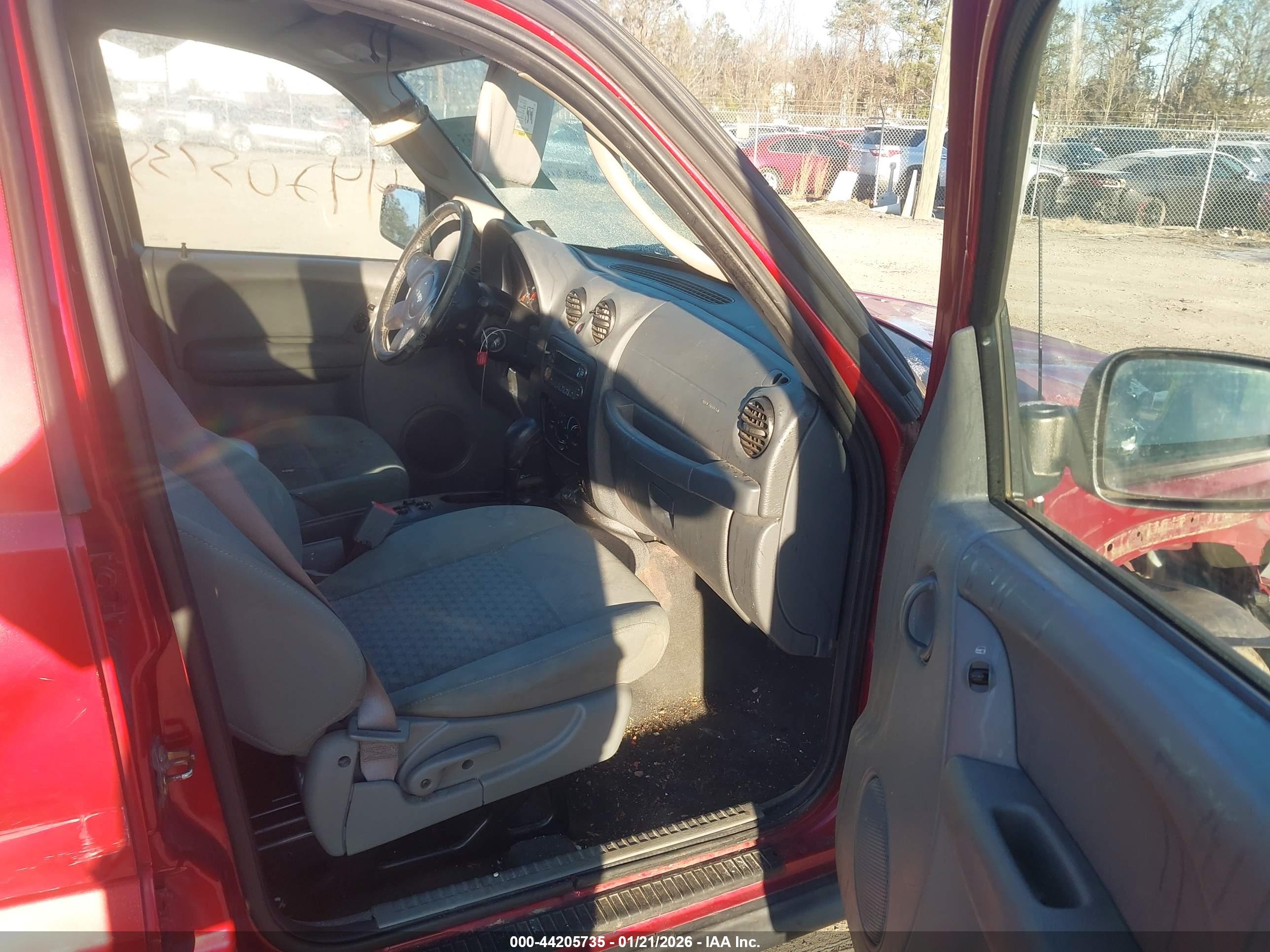 JEEP LIBERTY image 5