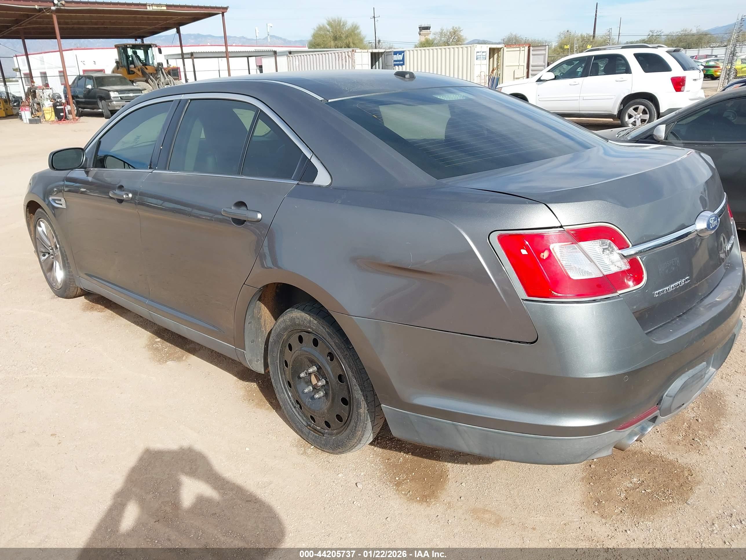 FORD TAURUS image 3