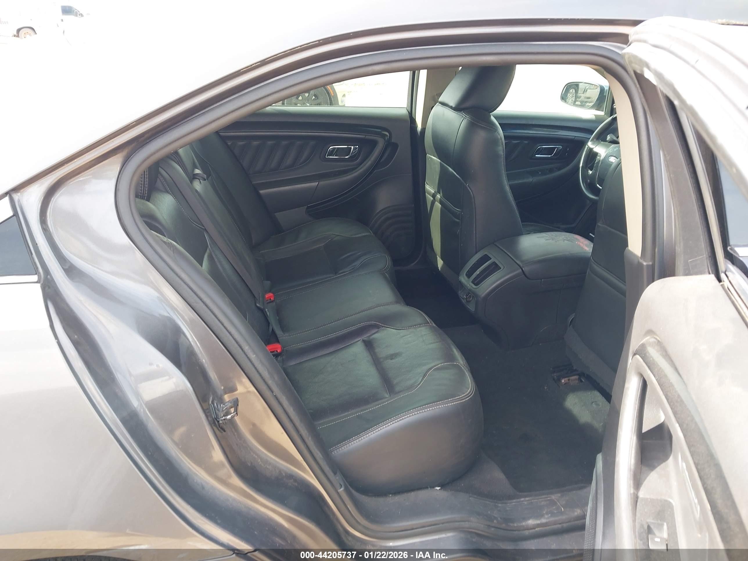 FORD TAURUS image 8