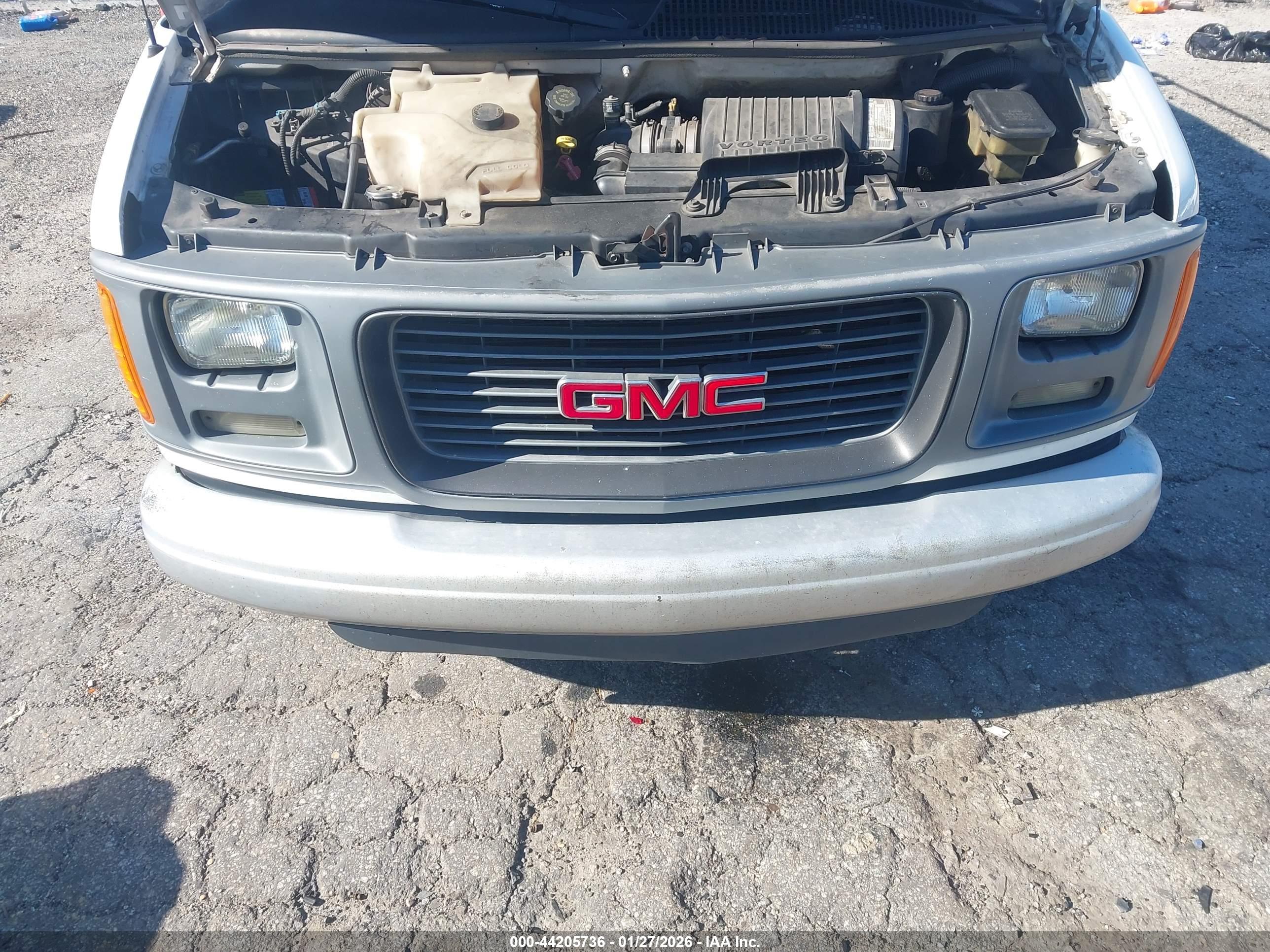 GMC SAVANA image 10