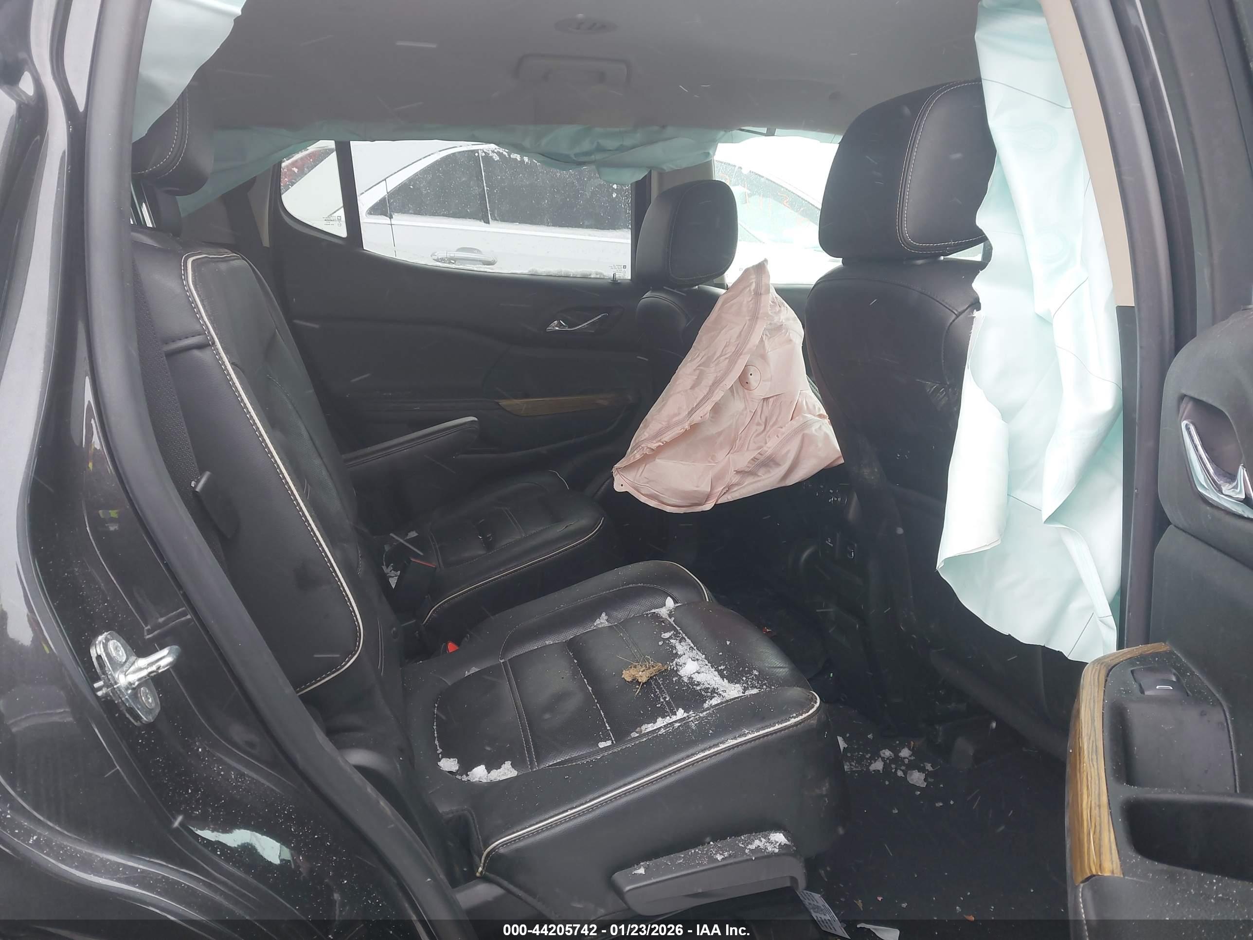 GMC ACADIA image 8