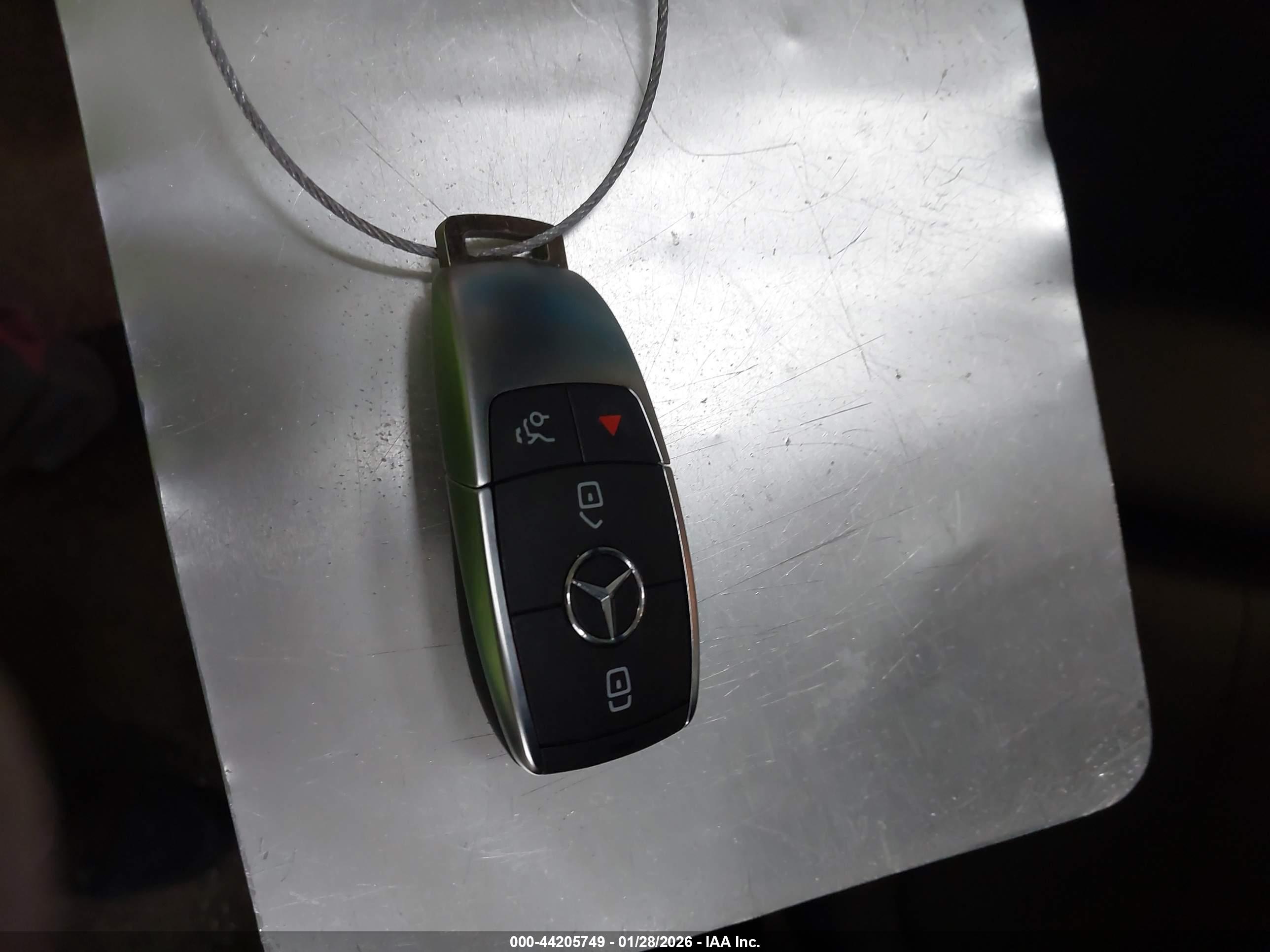 MERCEDES-BENZ CLA image 11