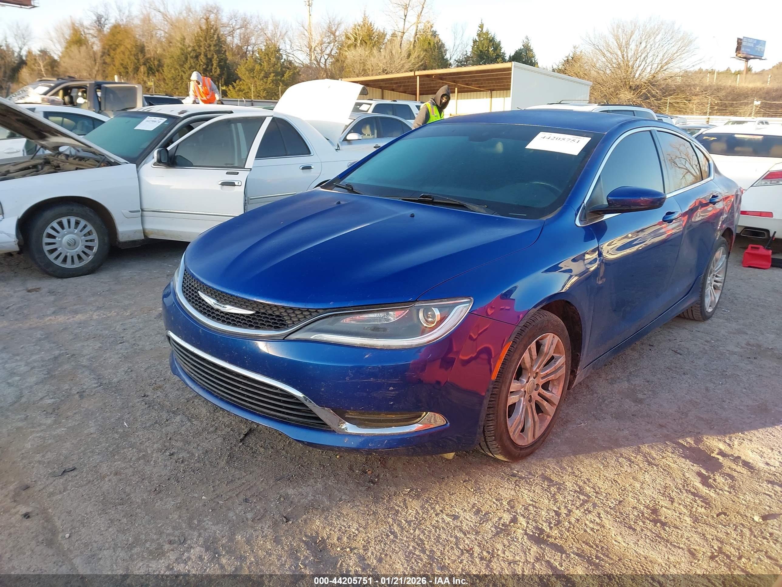 CHRYSLER 200 image 2