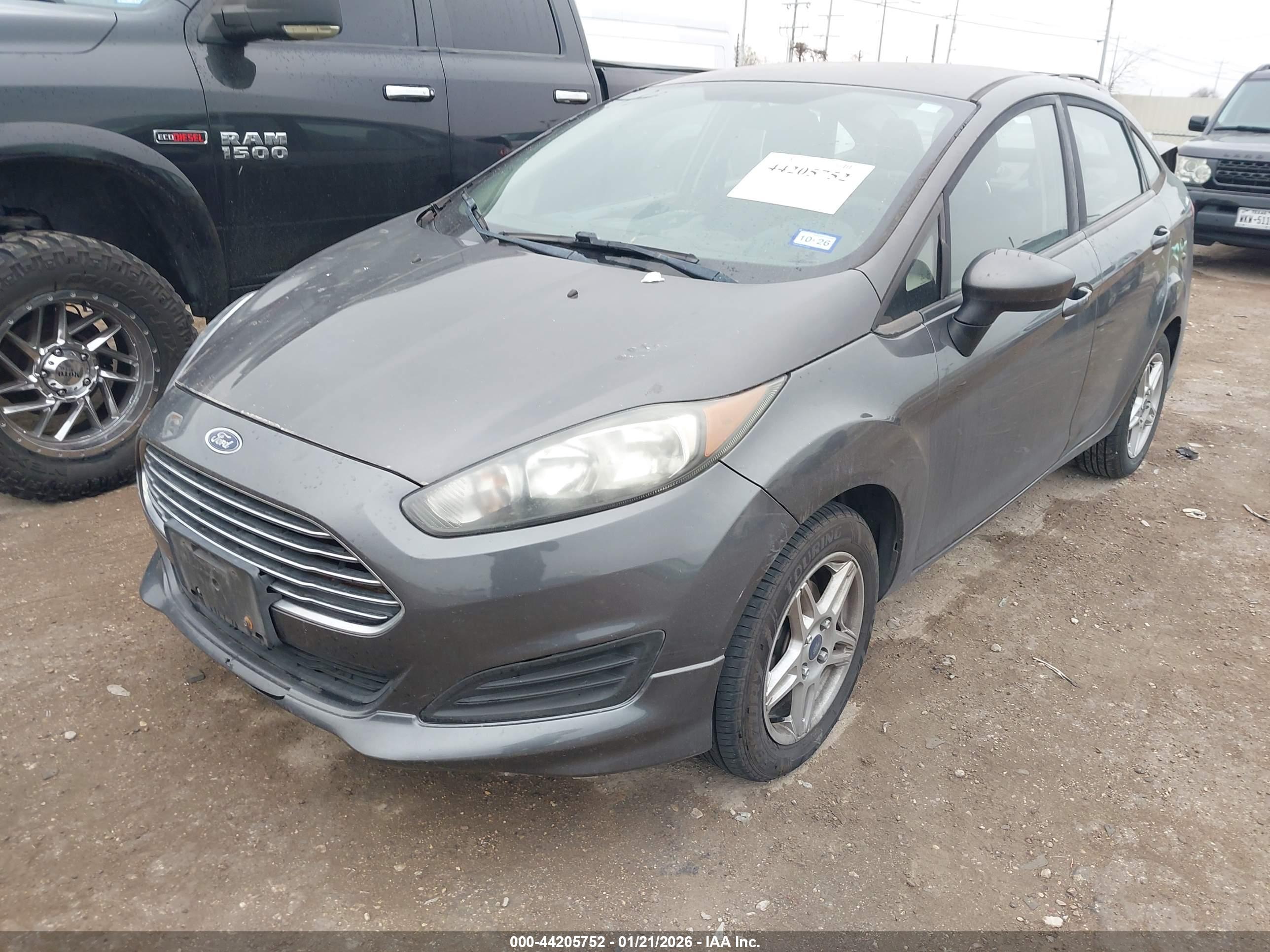 FORD FIESTA image 2