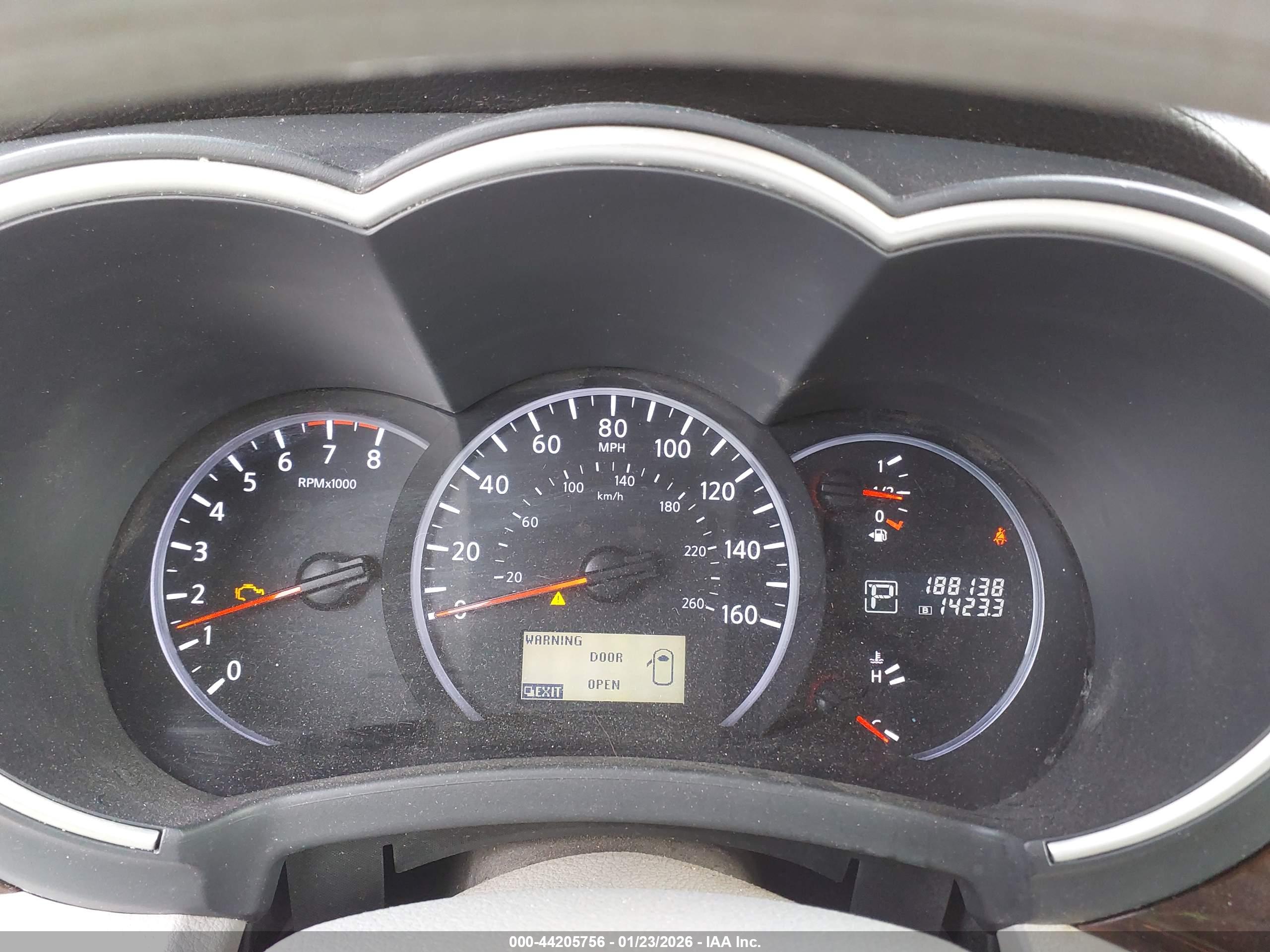 NISSAN QUEST image 7