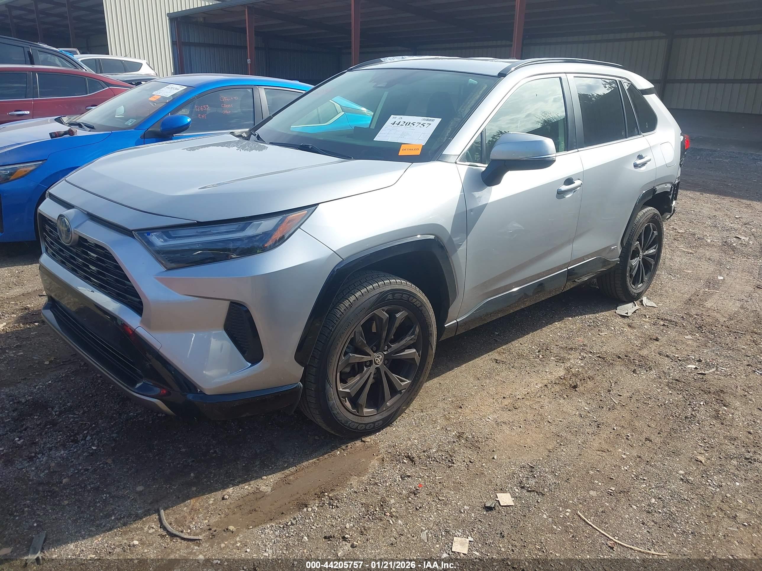 TOYOTA RAV4 image 2