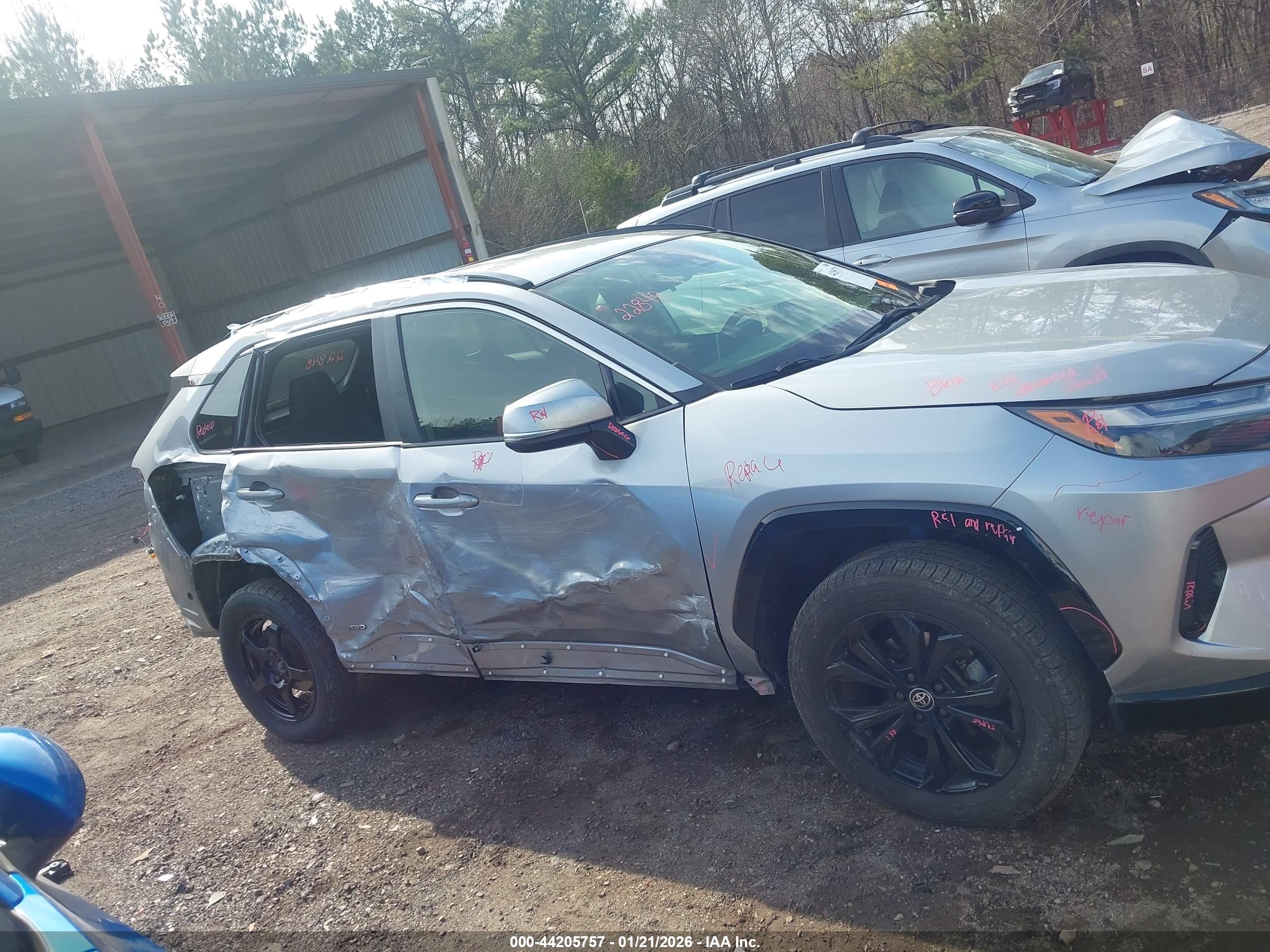 TOYOTA RAV4 image 6