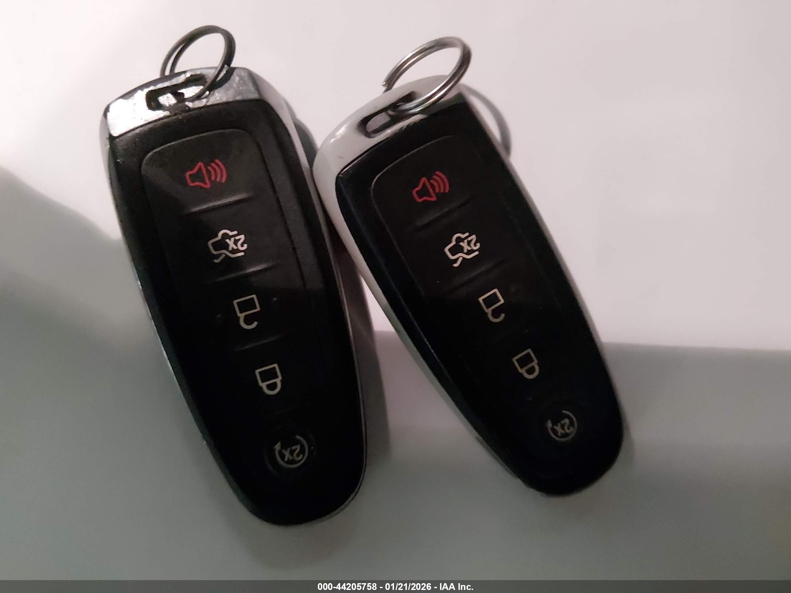 LINCOLN MKS image 11