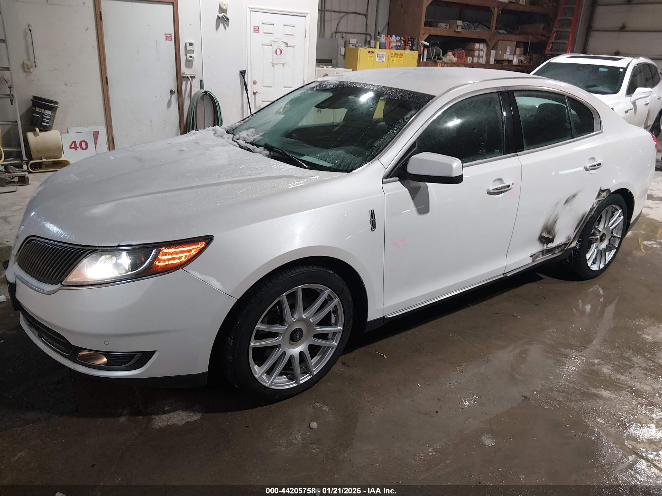 LINCOLN MKS image 2