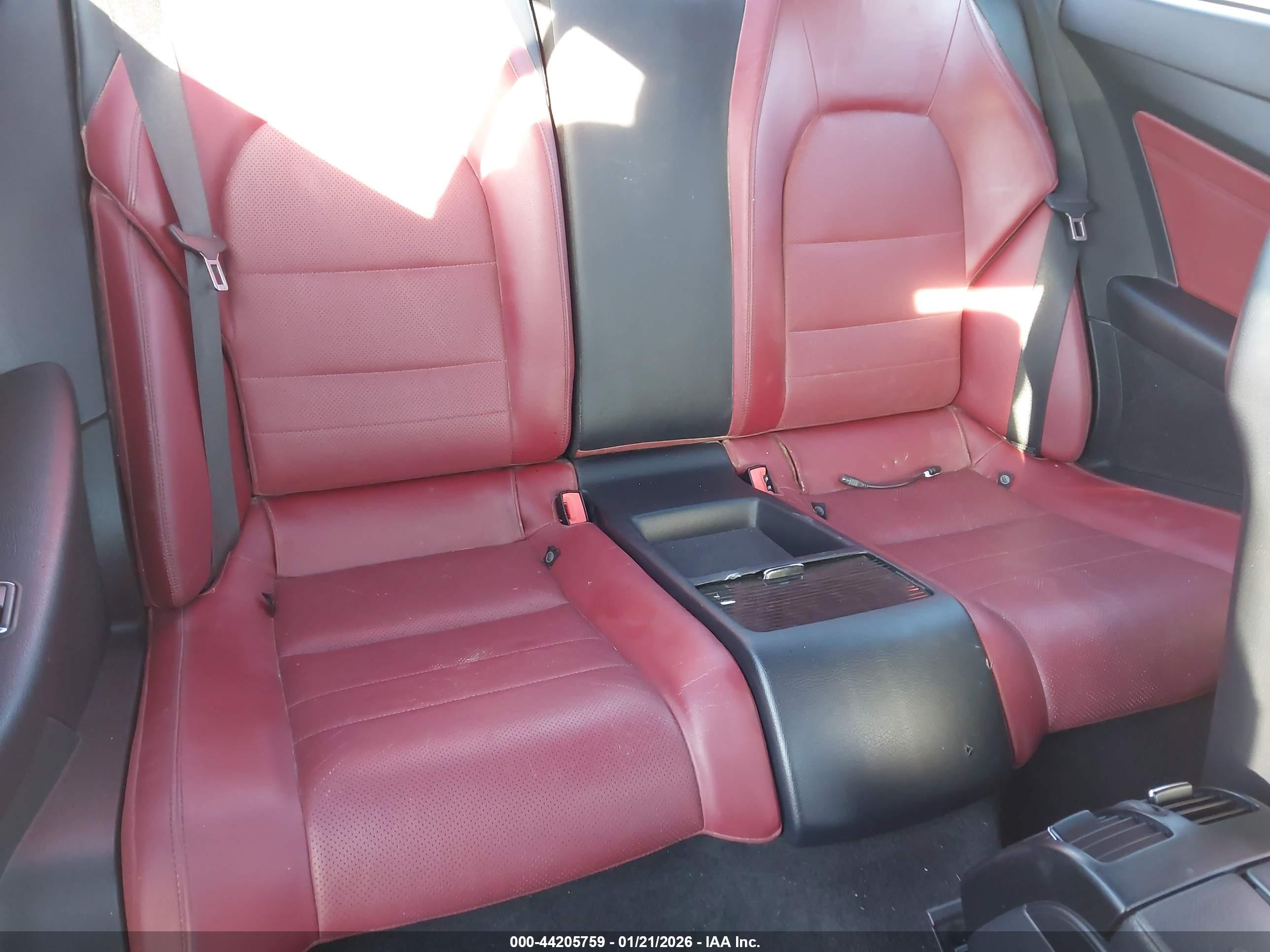 MERCEDES-BENZ E image 8