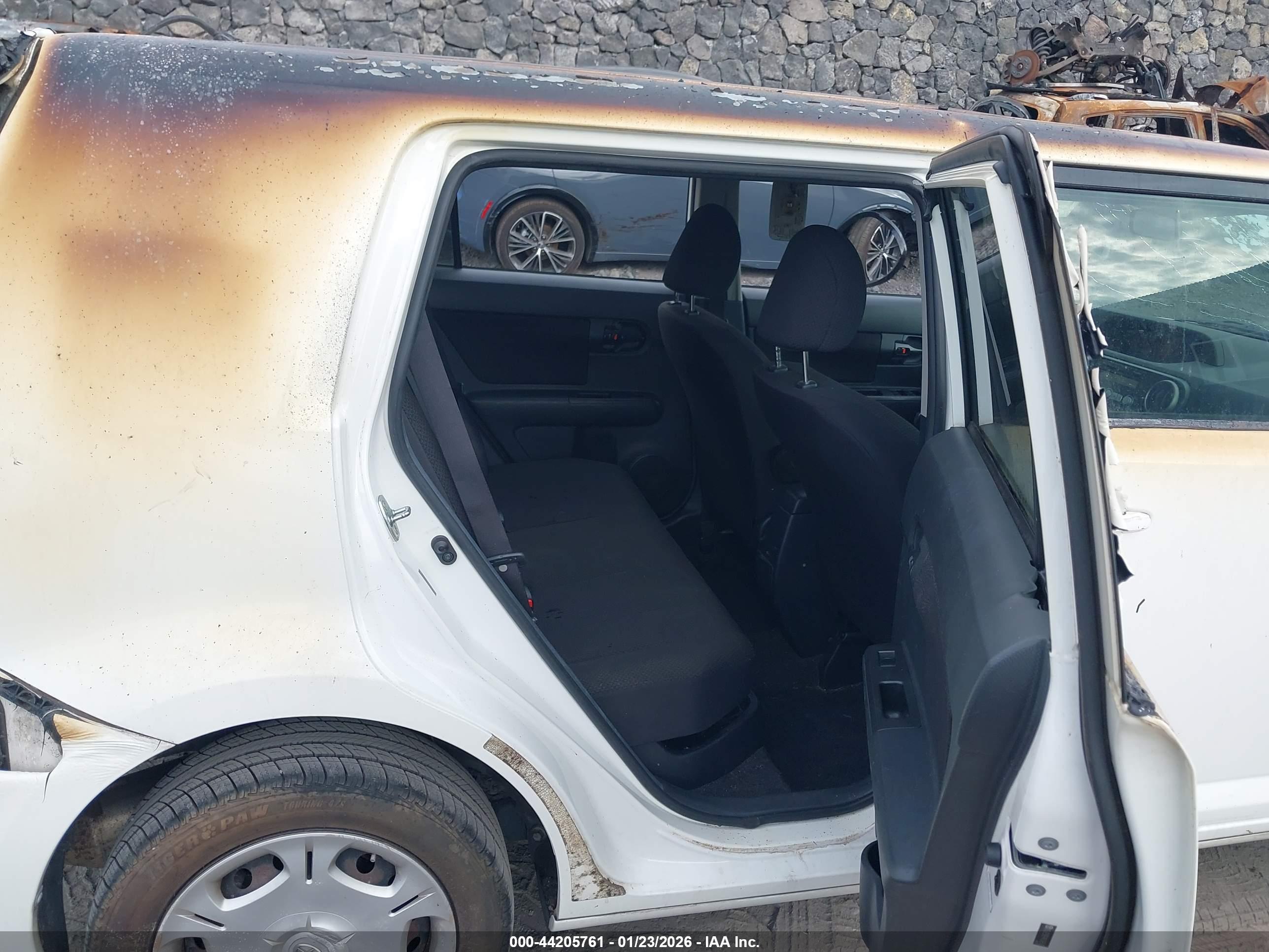 SCION XB image 8