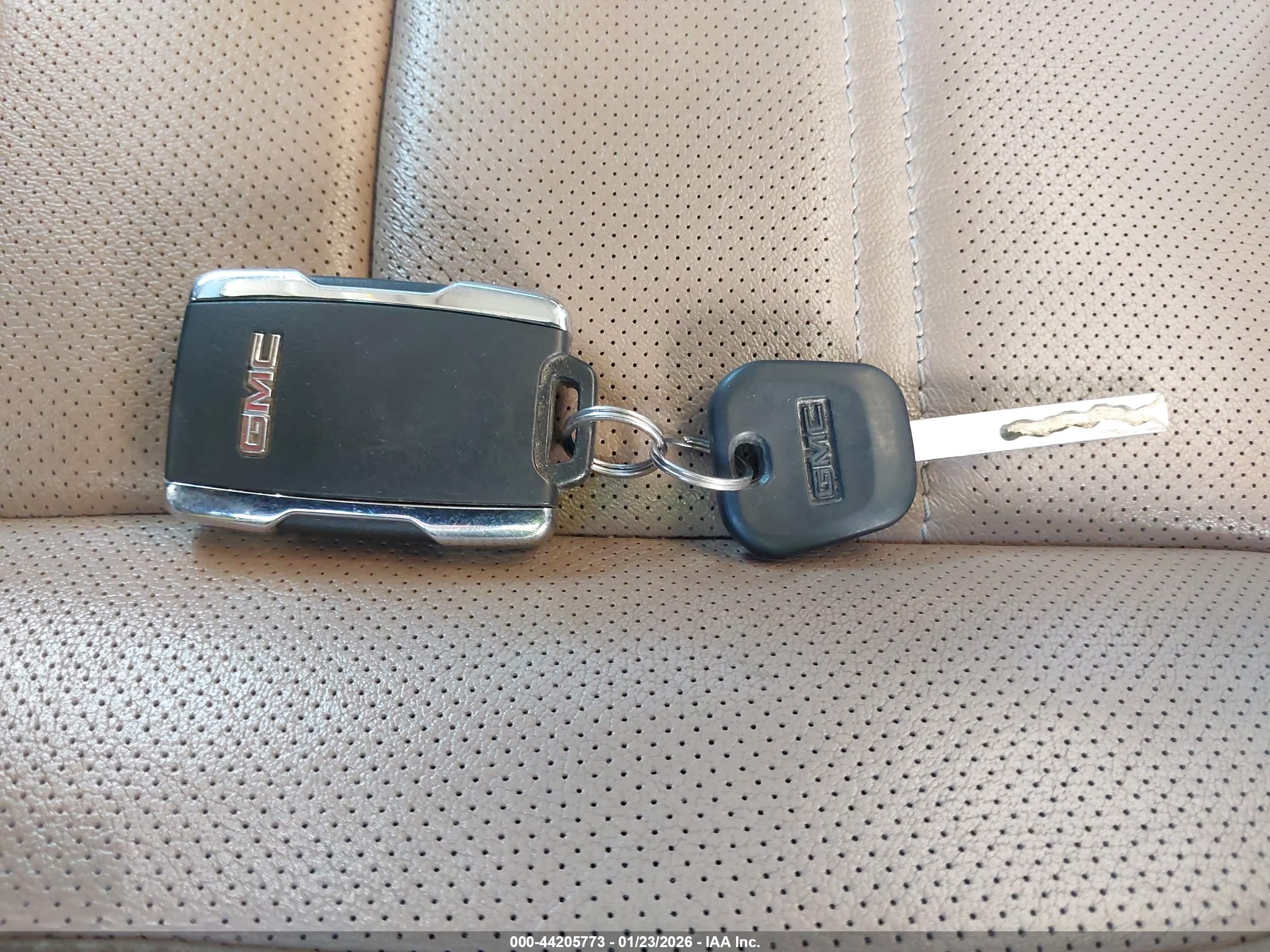 GMC SIERRA image 11