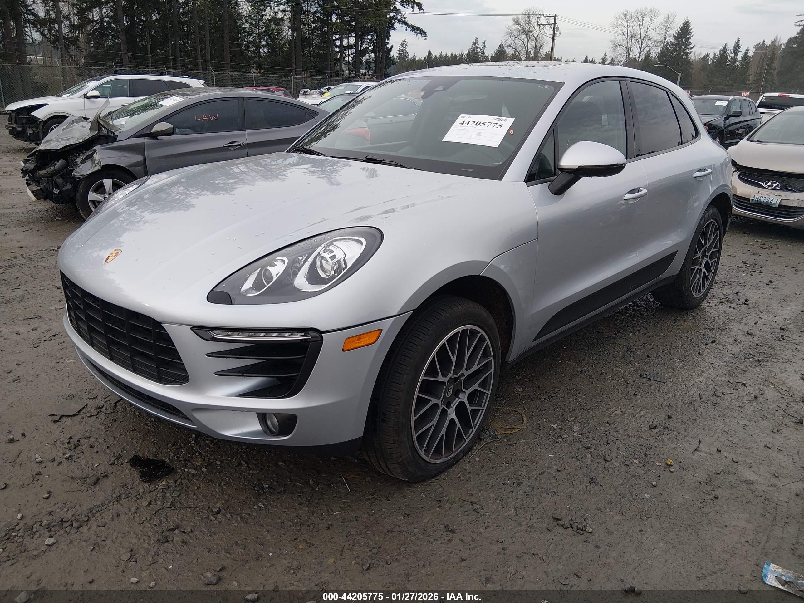 PORSCHE MACAN image 2