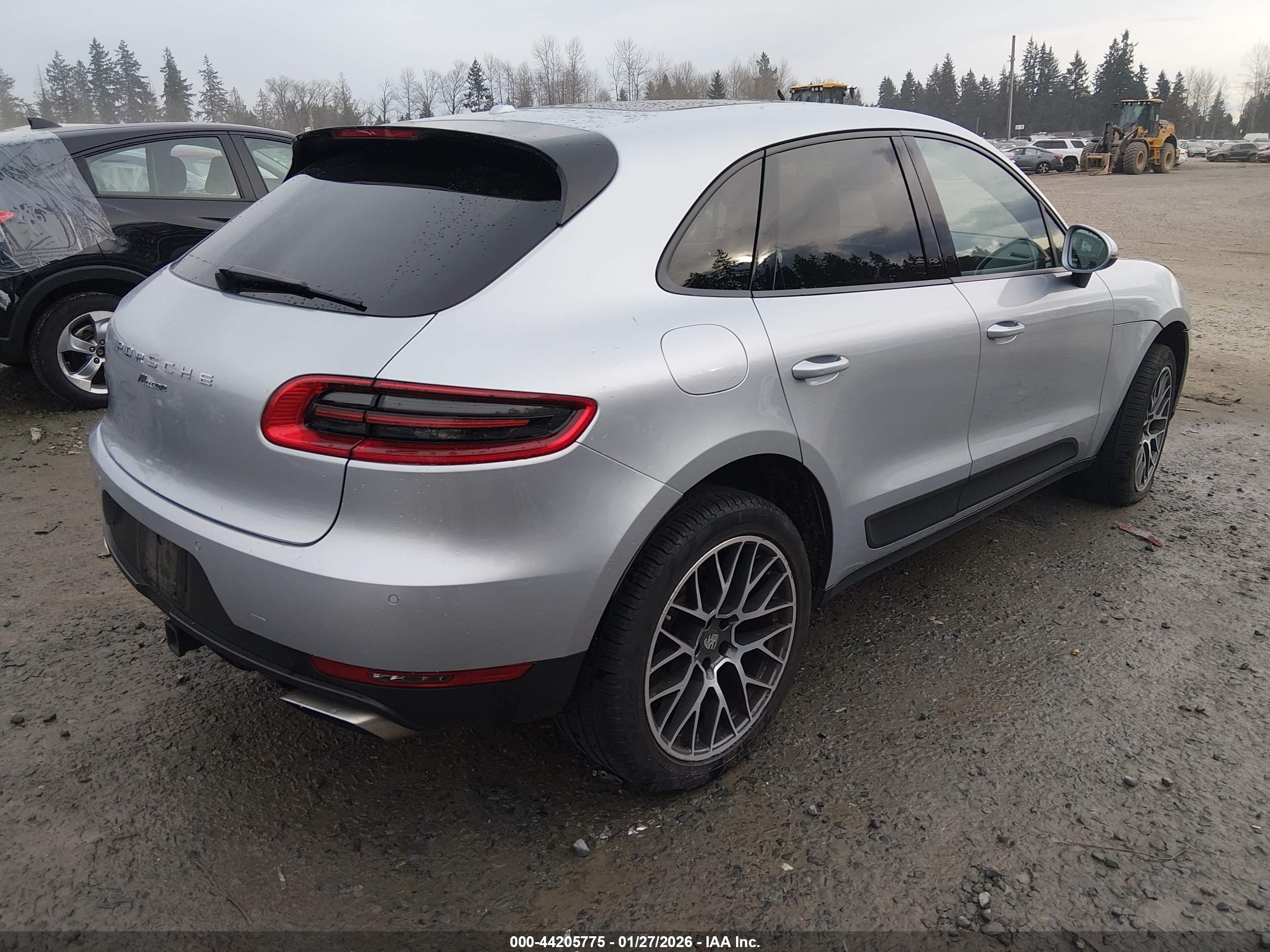 PORSCHE MACAN image 4