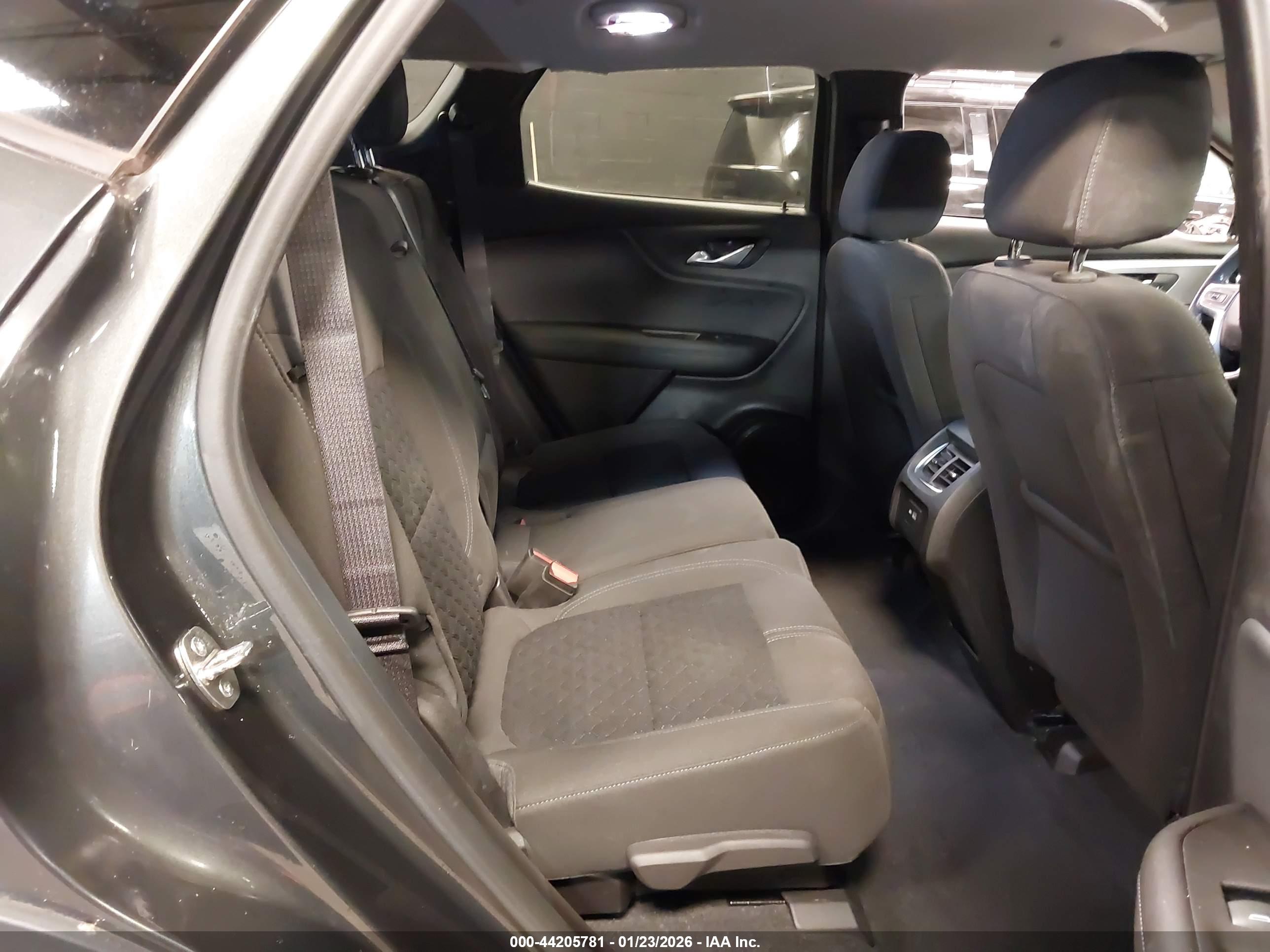 CHEVROLET BLAZER image 8