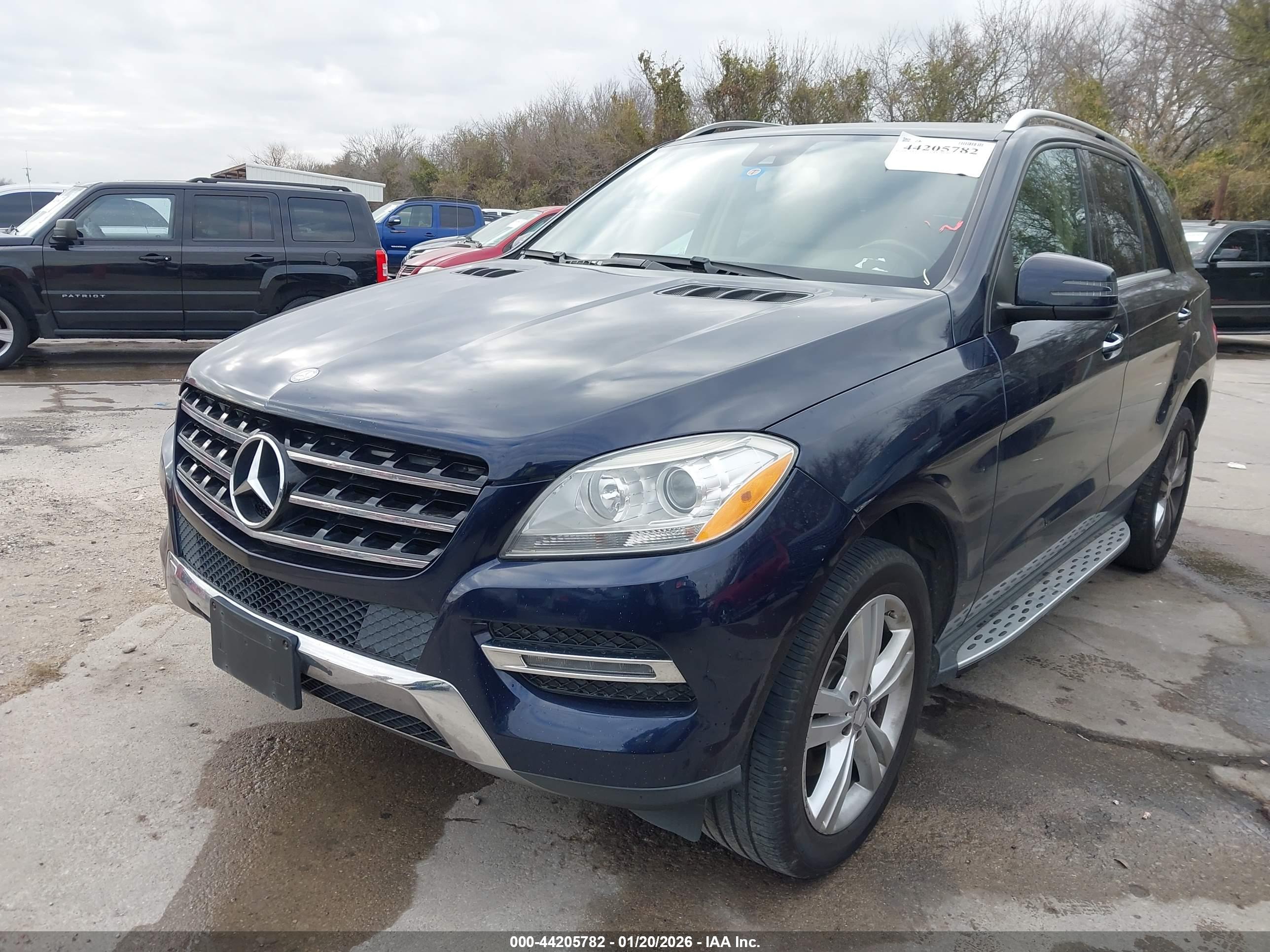 MERCEDES-BENZ ML image 2