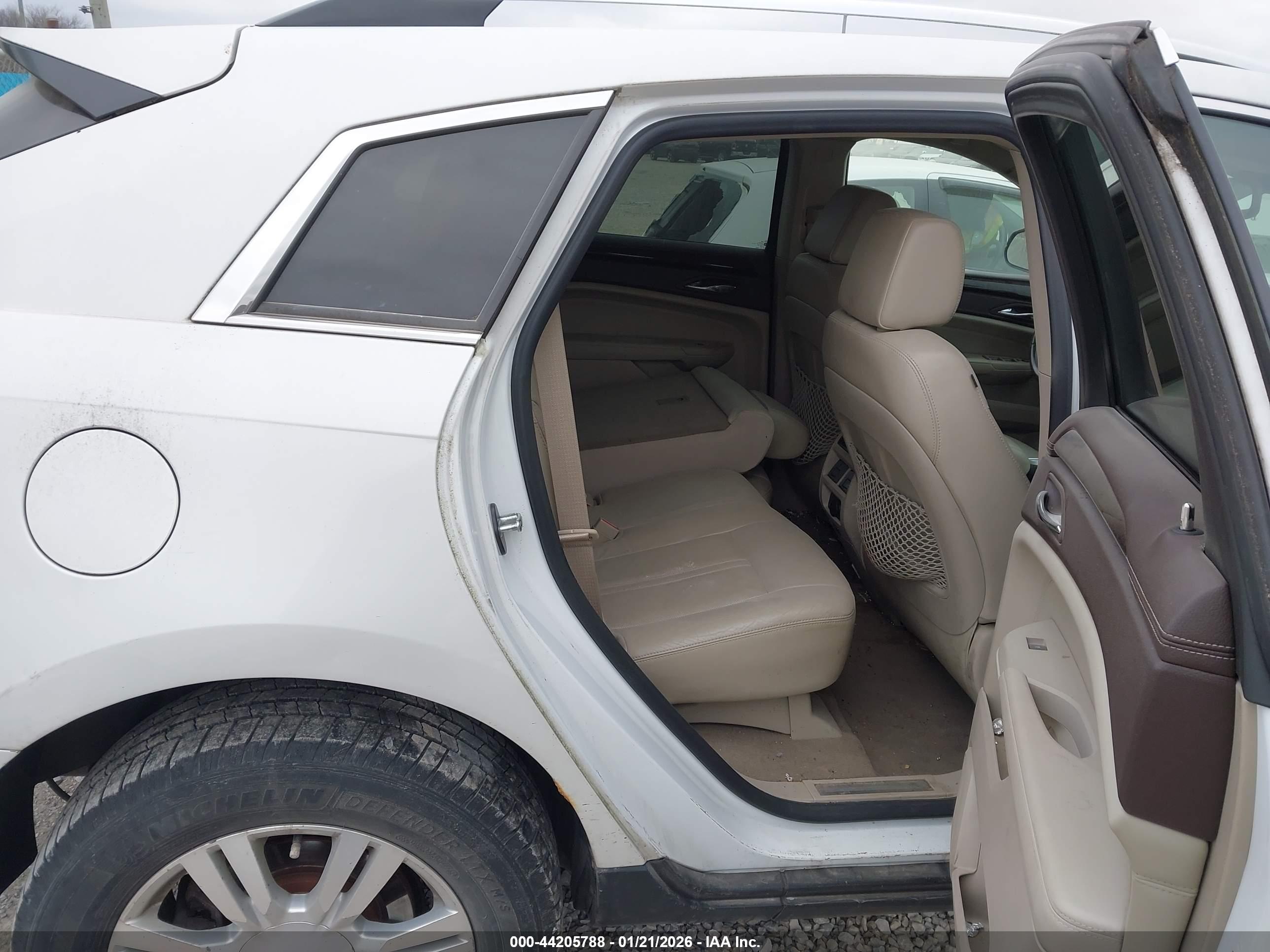 CADILLAC SRX image 8