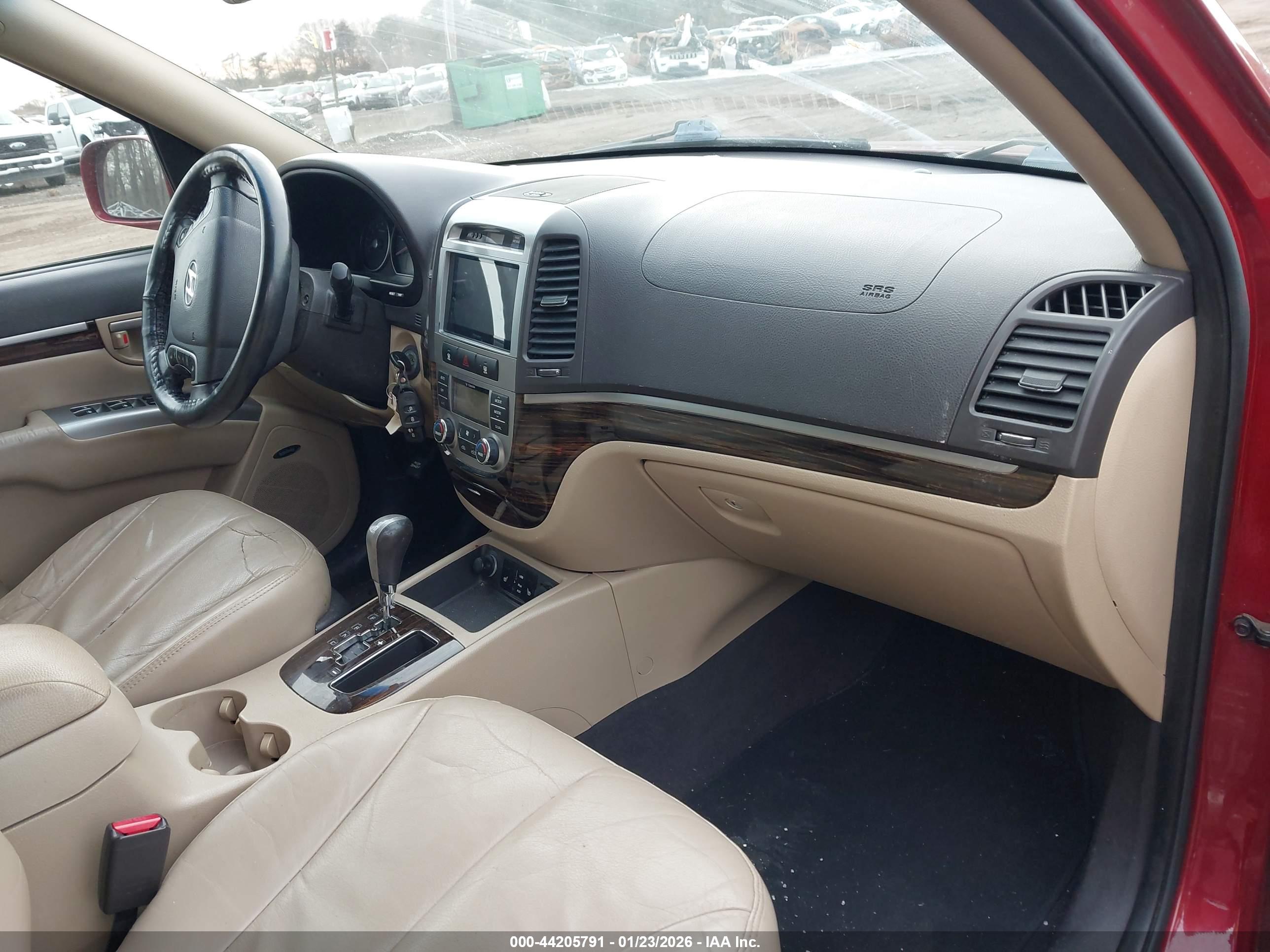 HYUNDAI SANTA image 5