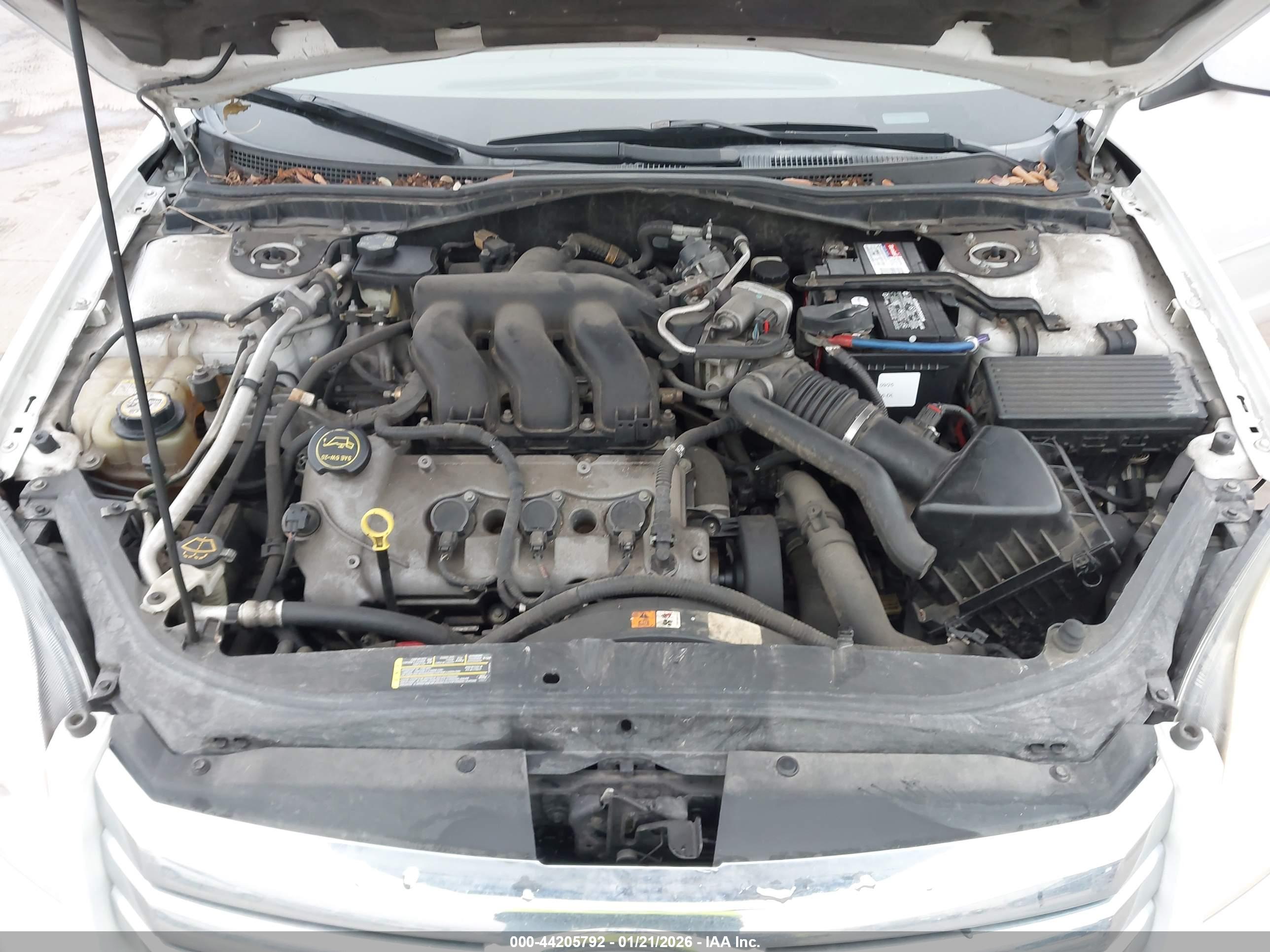 FORD FUSION image 10