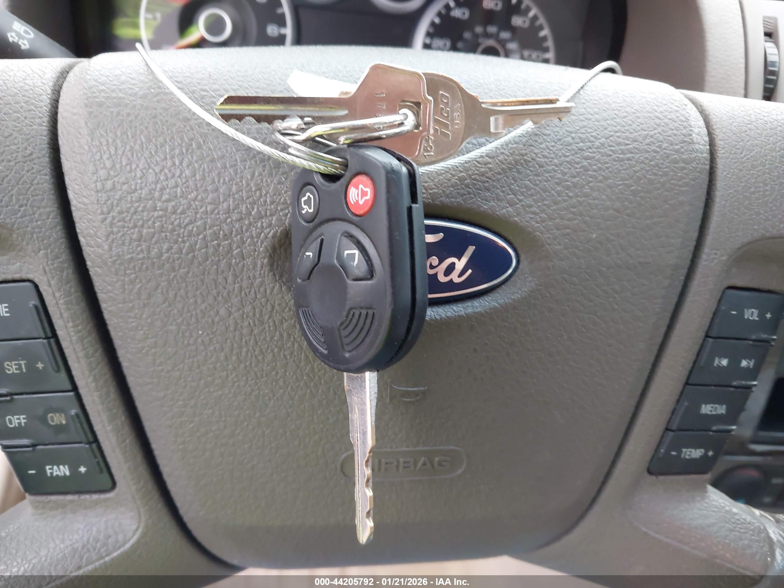 FORD FUSION image 11