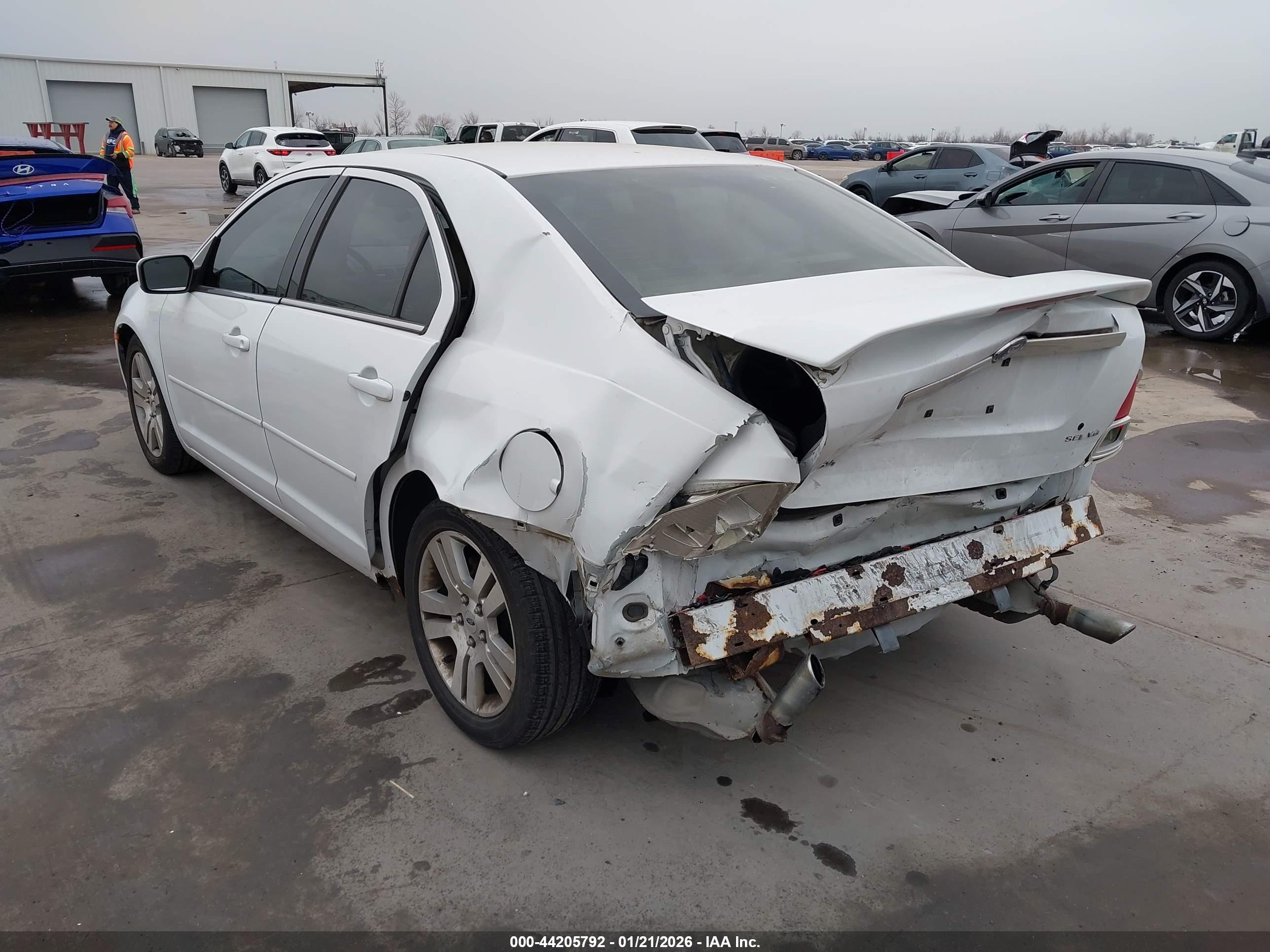 FORD FUSION image 3