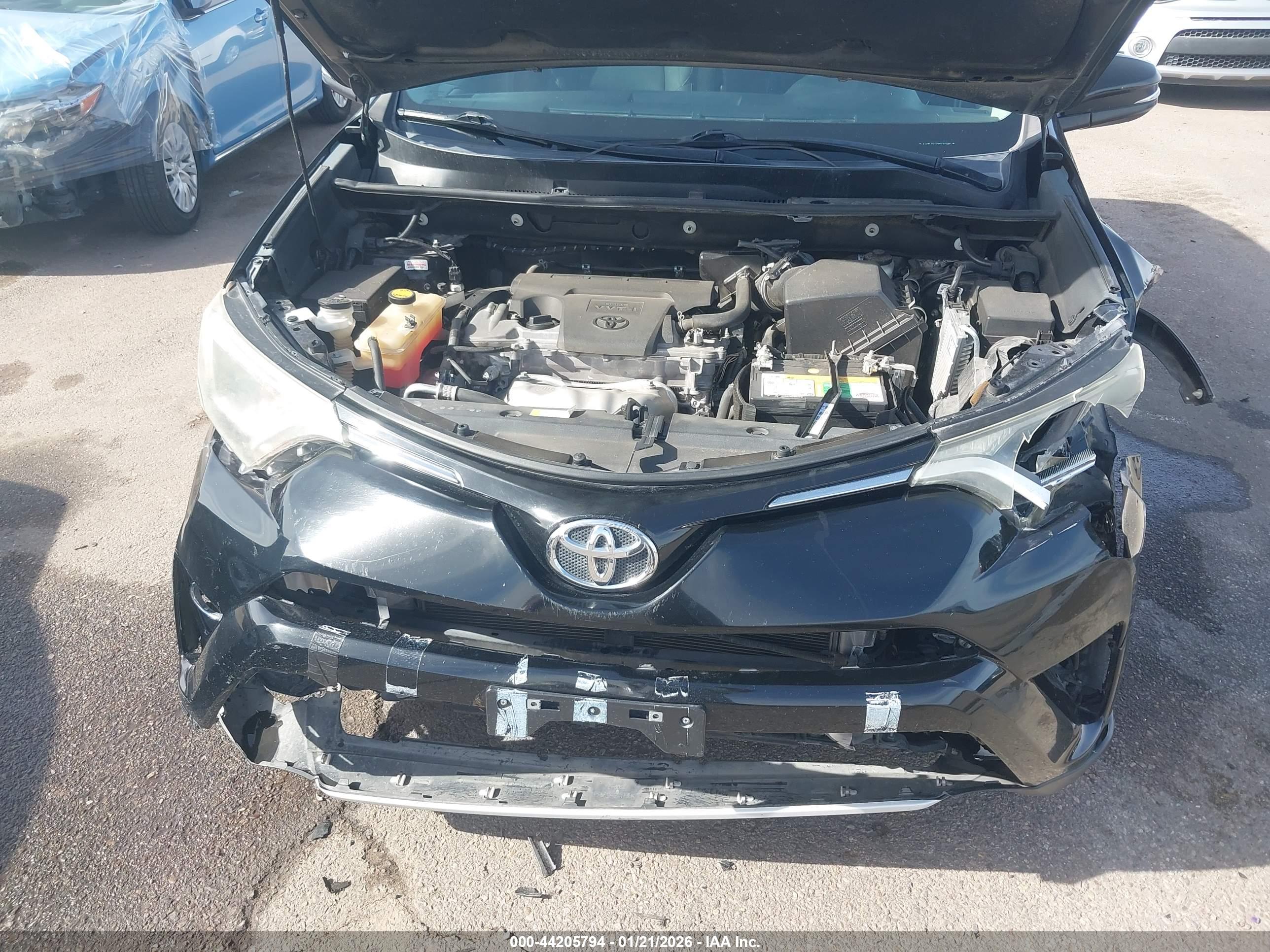 TOYOTA RAV4 image 10