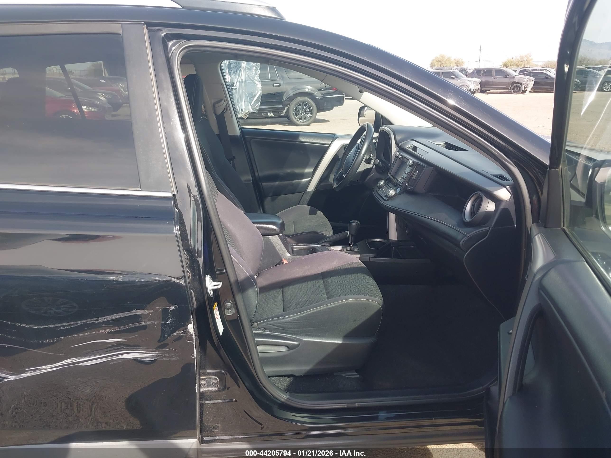 TOYOTA RAV4 image 5