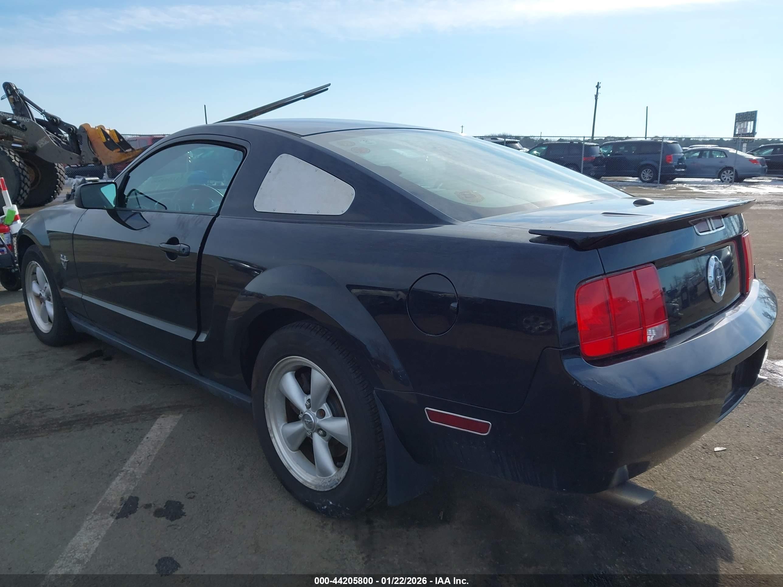 FORD MUSTANG image 3