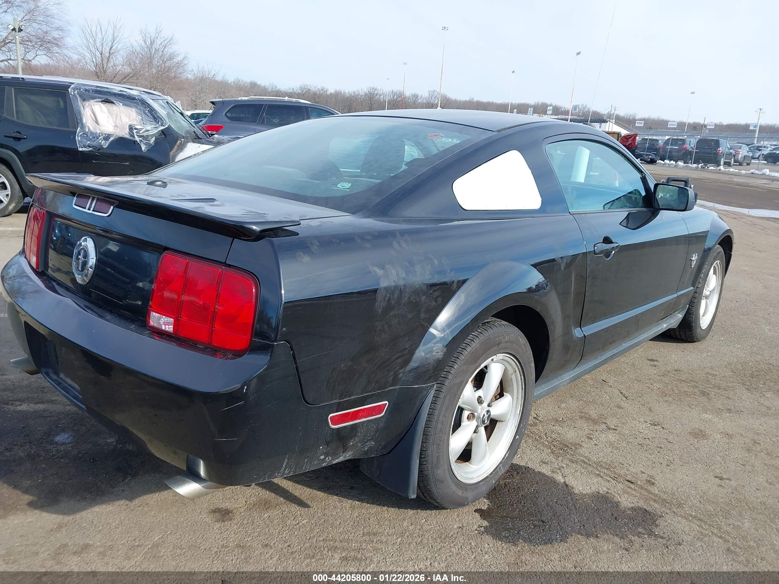 FORD MUSTANG image 4