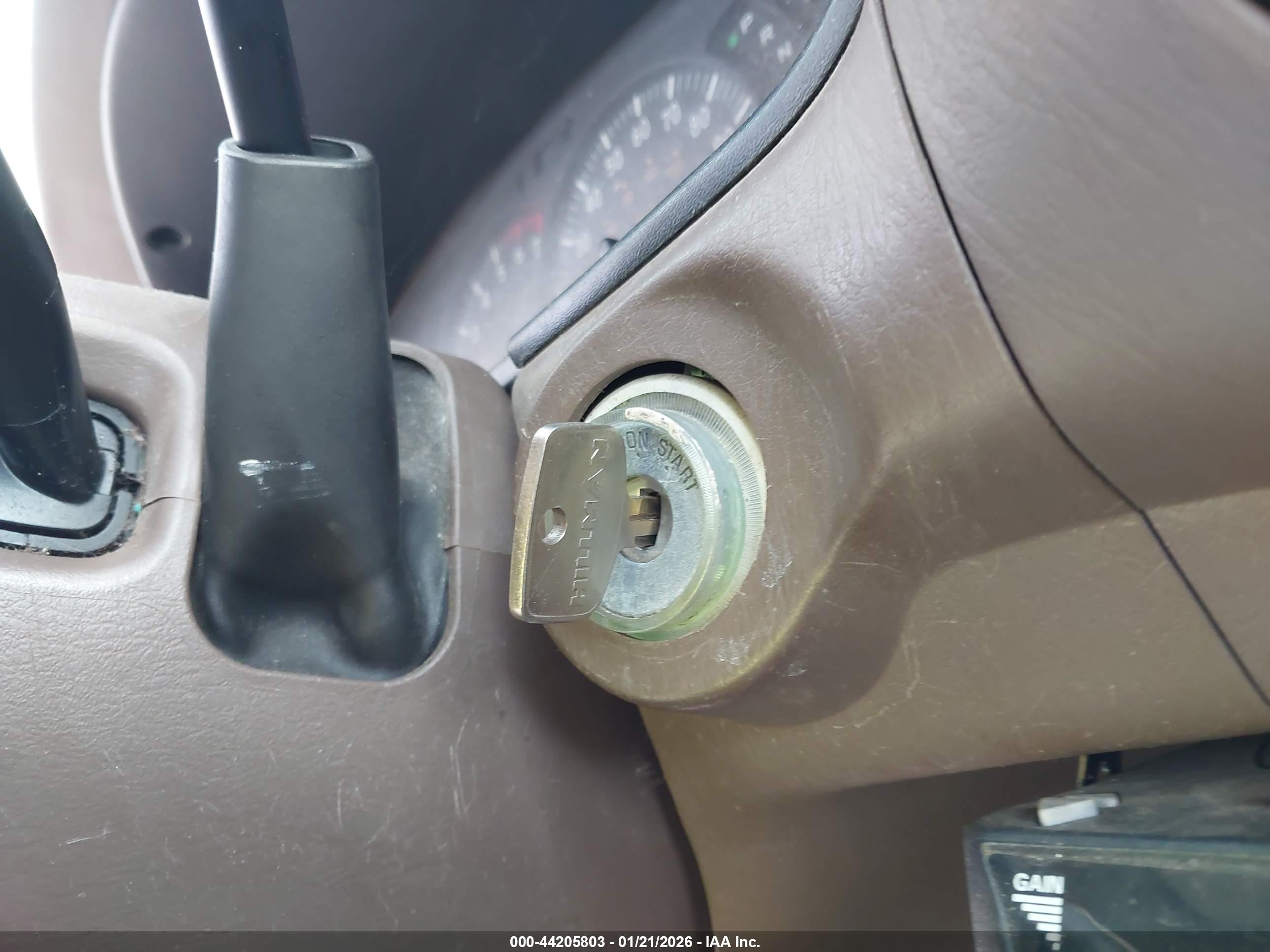 TOYOTA TUNDRA image 11