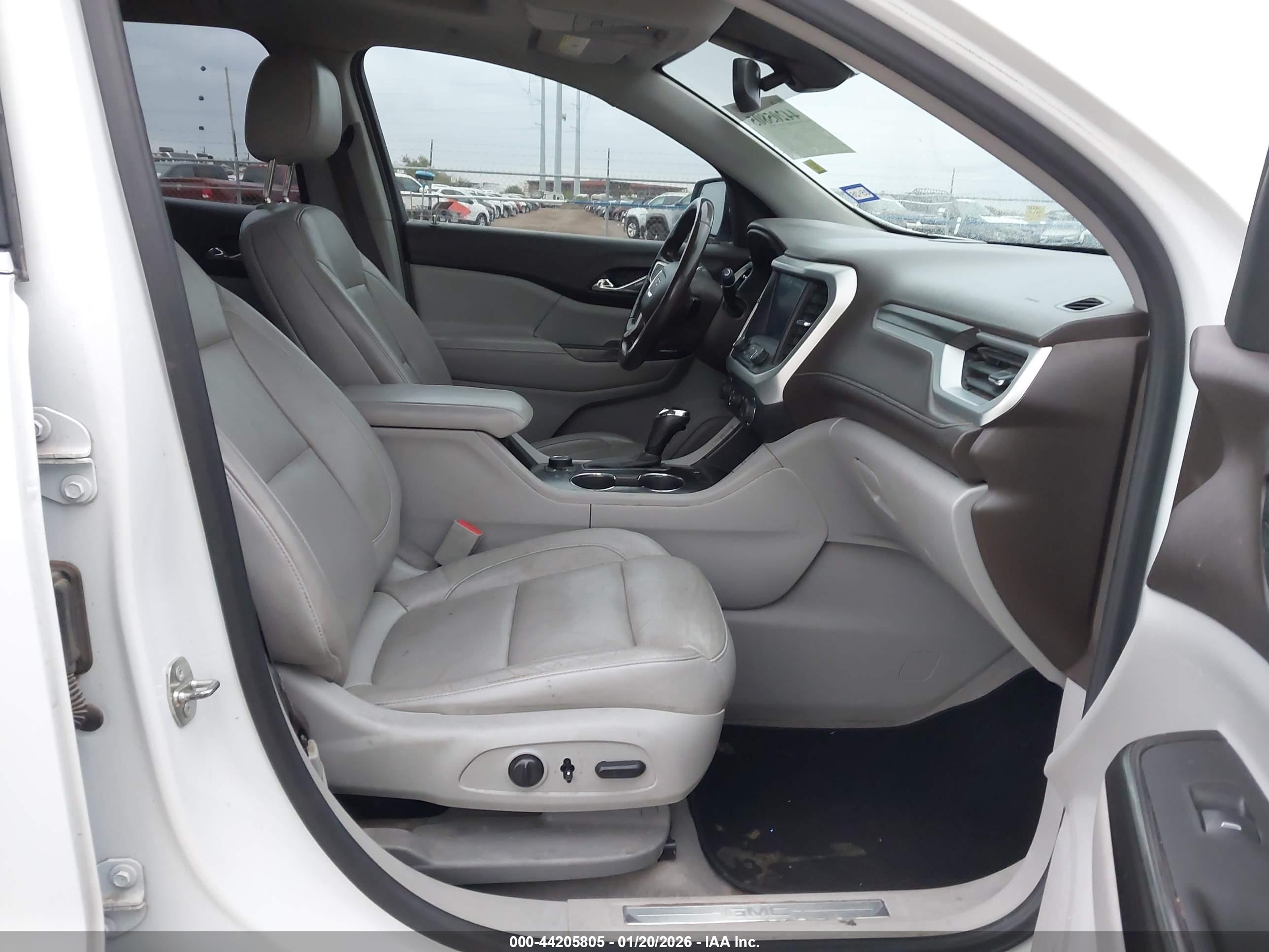 GMC ACADIA image 5