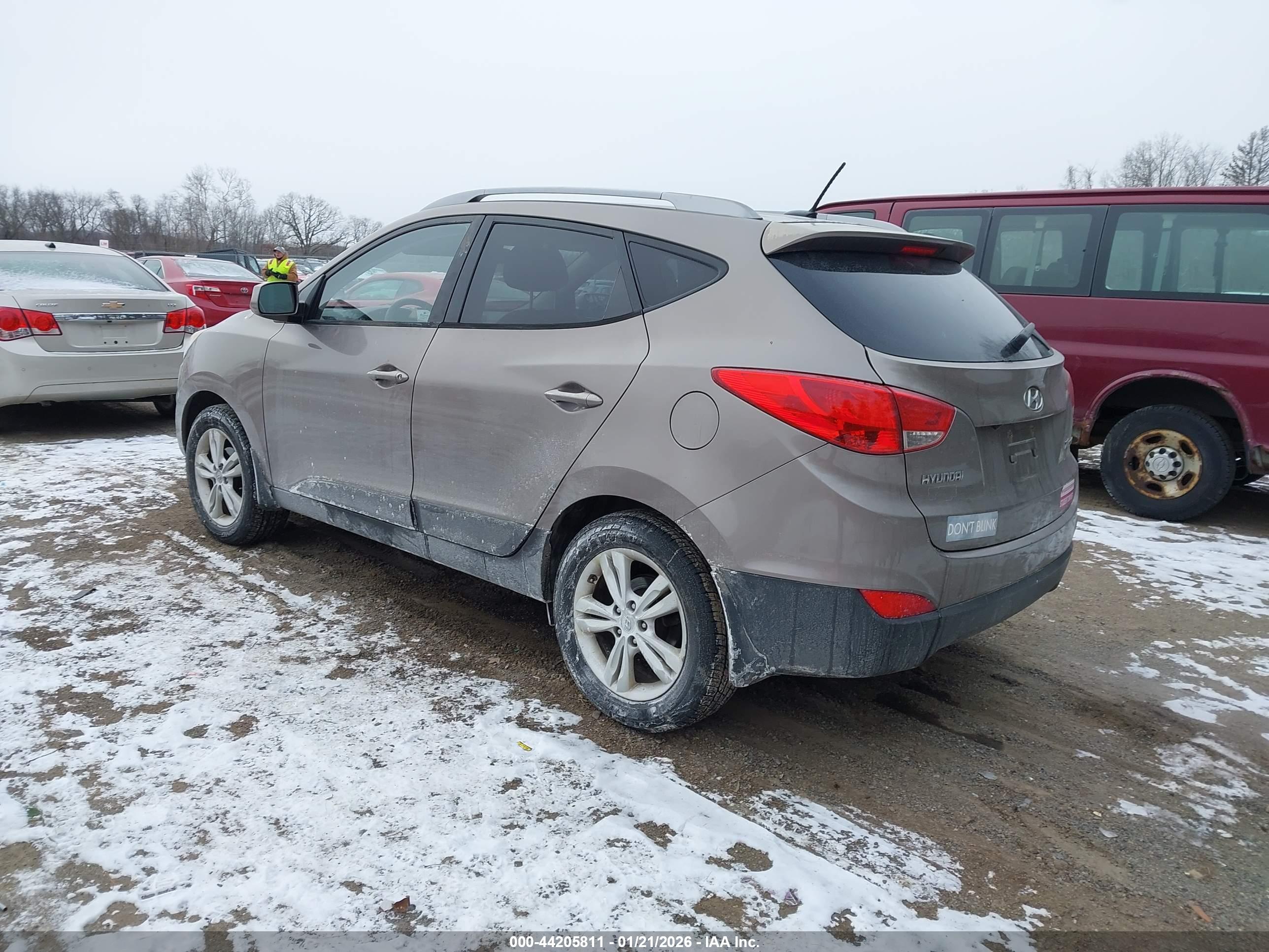 HYUNDAI TUCSON image 3