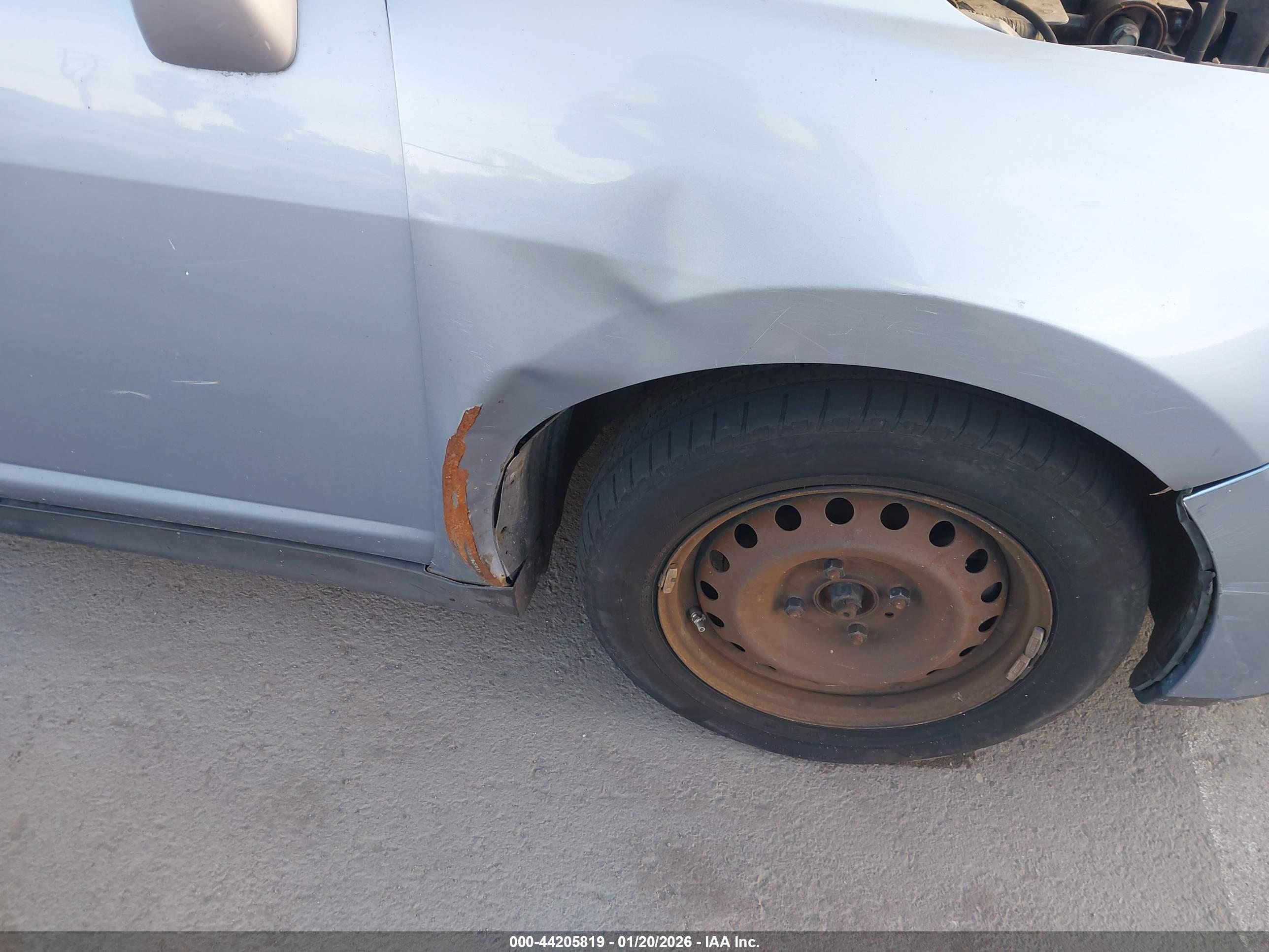 NISSAN VERSA image 6