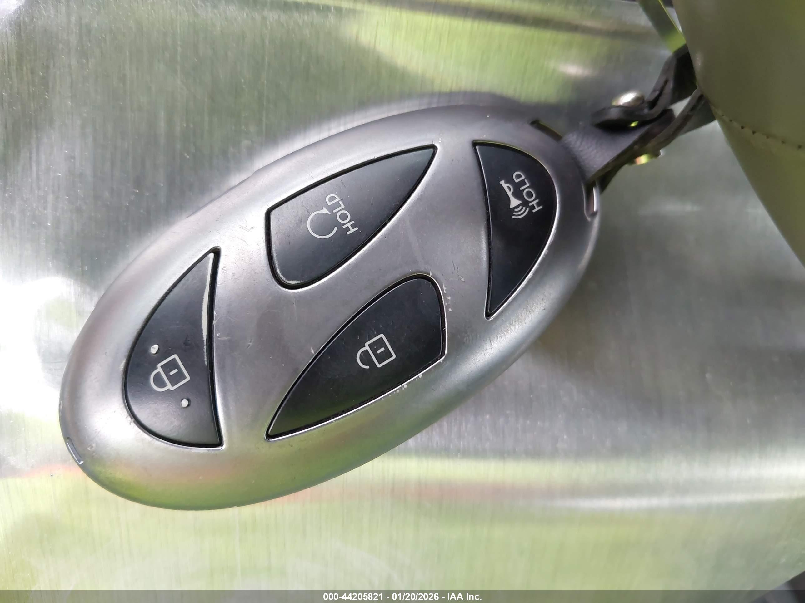 HYUNDAI ELANTRA image 11